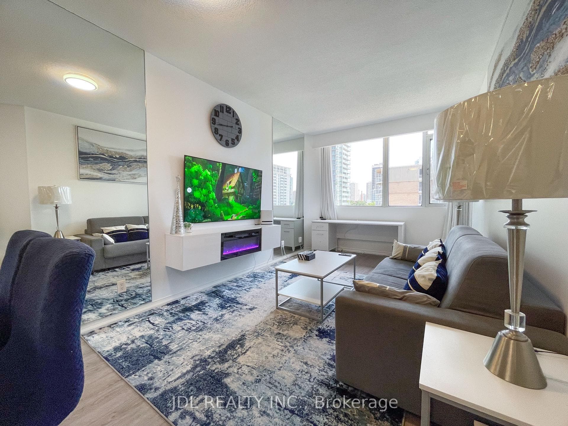 555 Yonge Street Unit 510 photo 4
