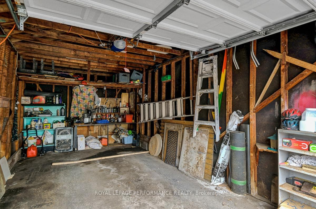 102 Donald Street photo 43