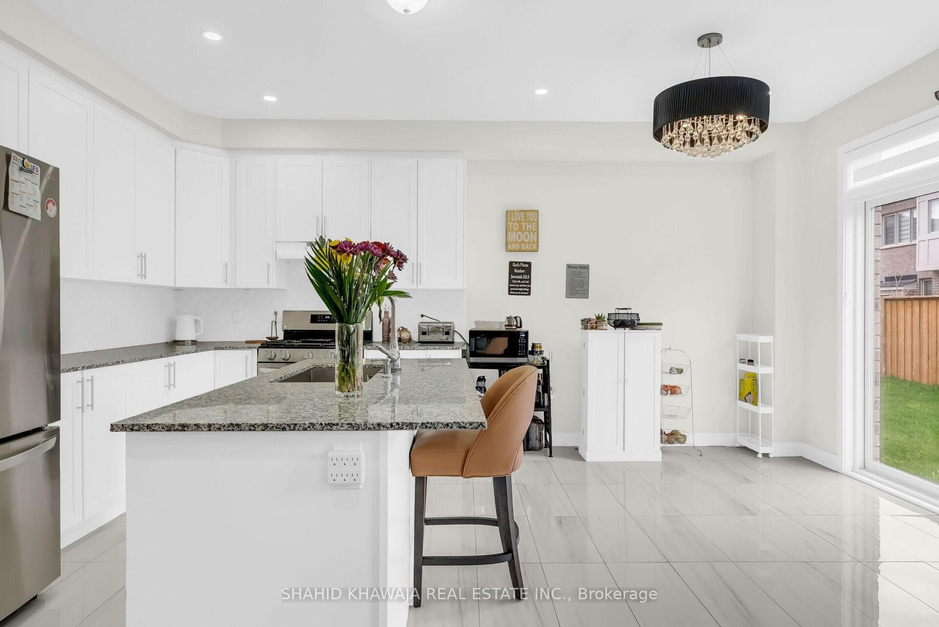 641 Leatherleaf Landing photo 13