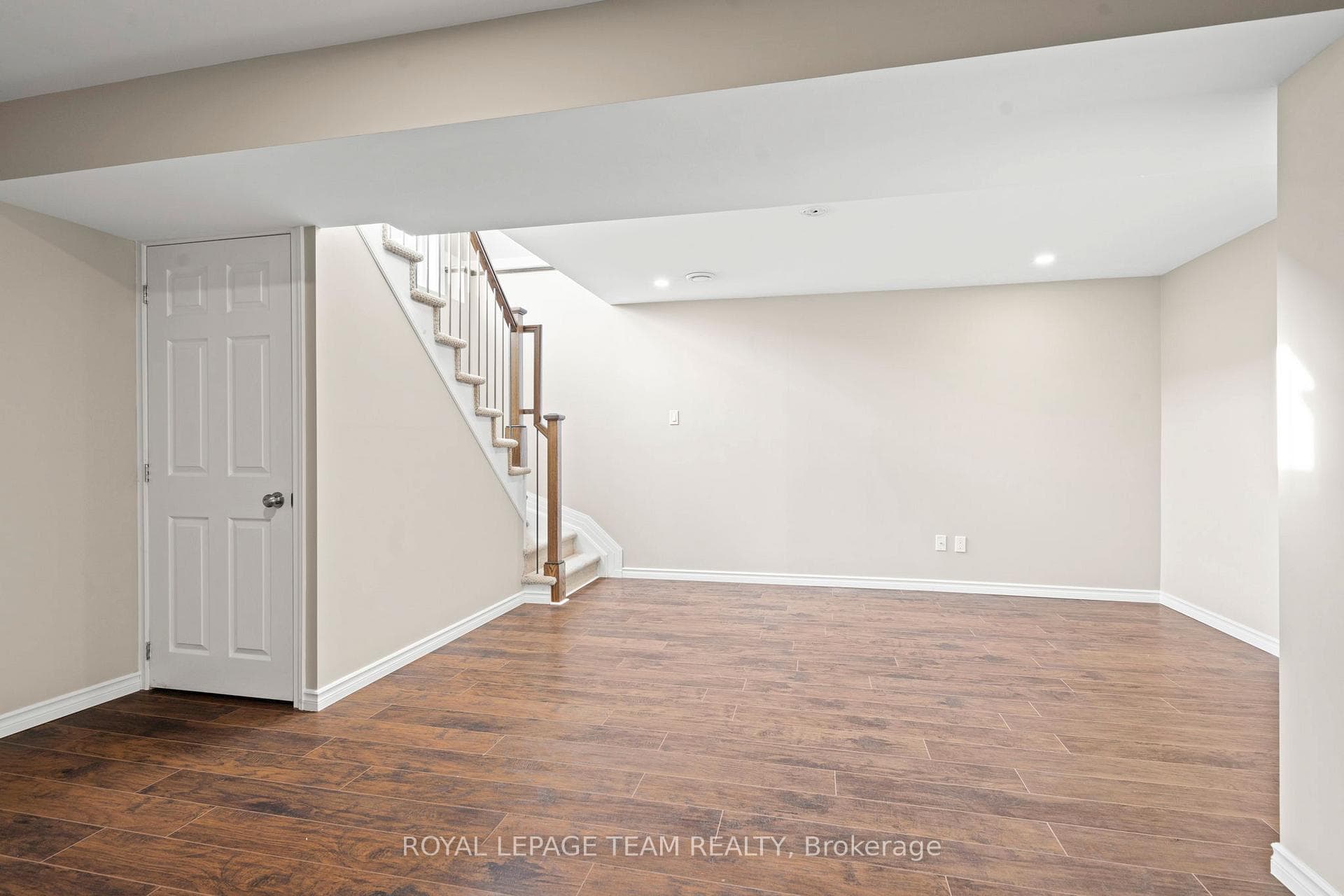 165 Woodhurst Crescent photo 31