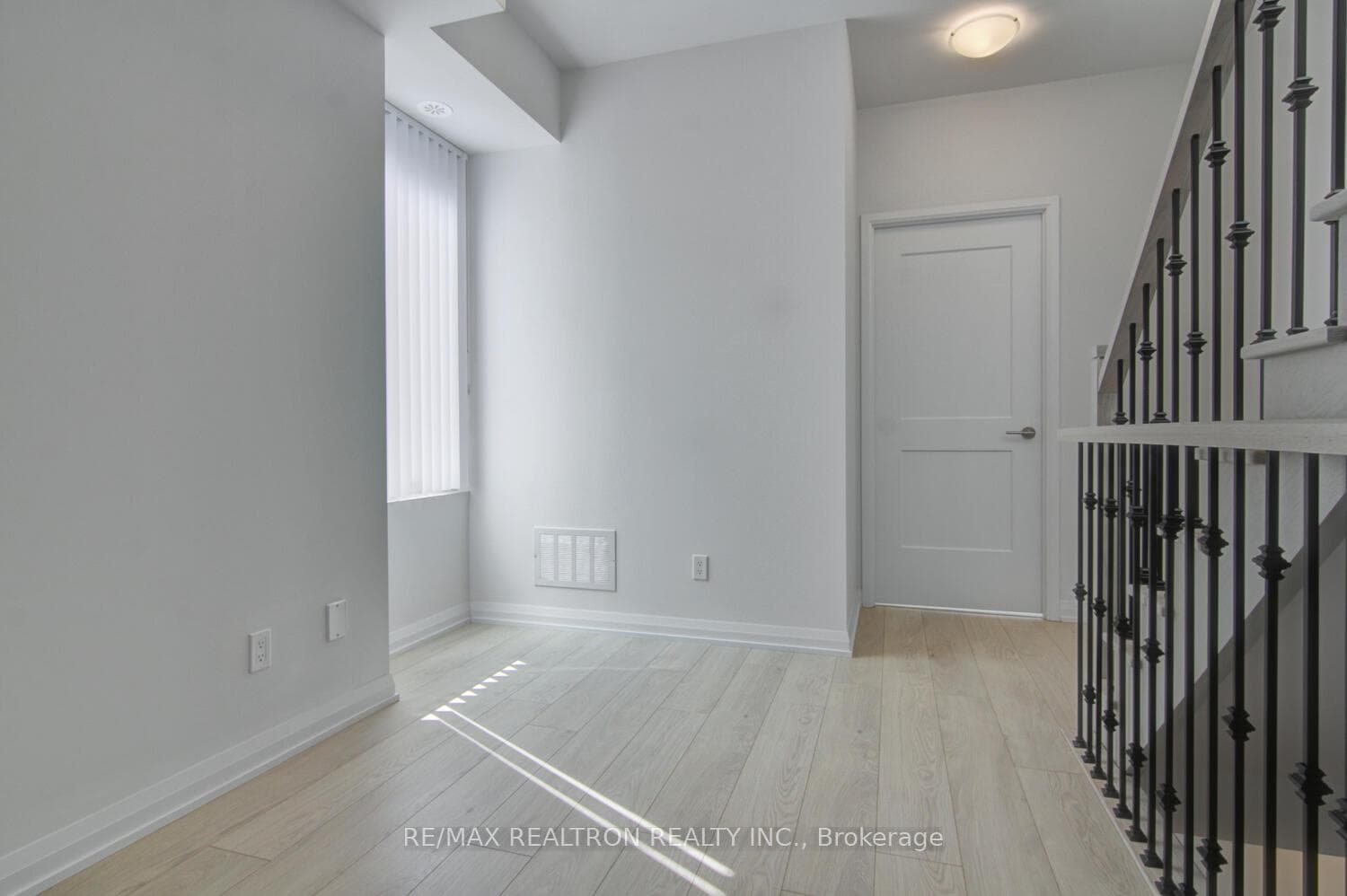 1050 Portage Parkway Unit TH40 photo 18