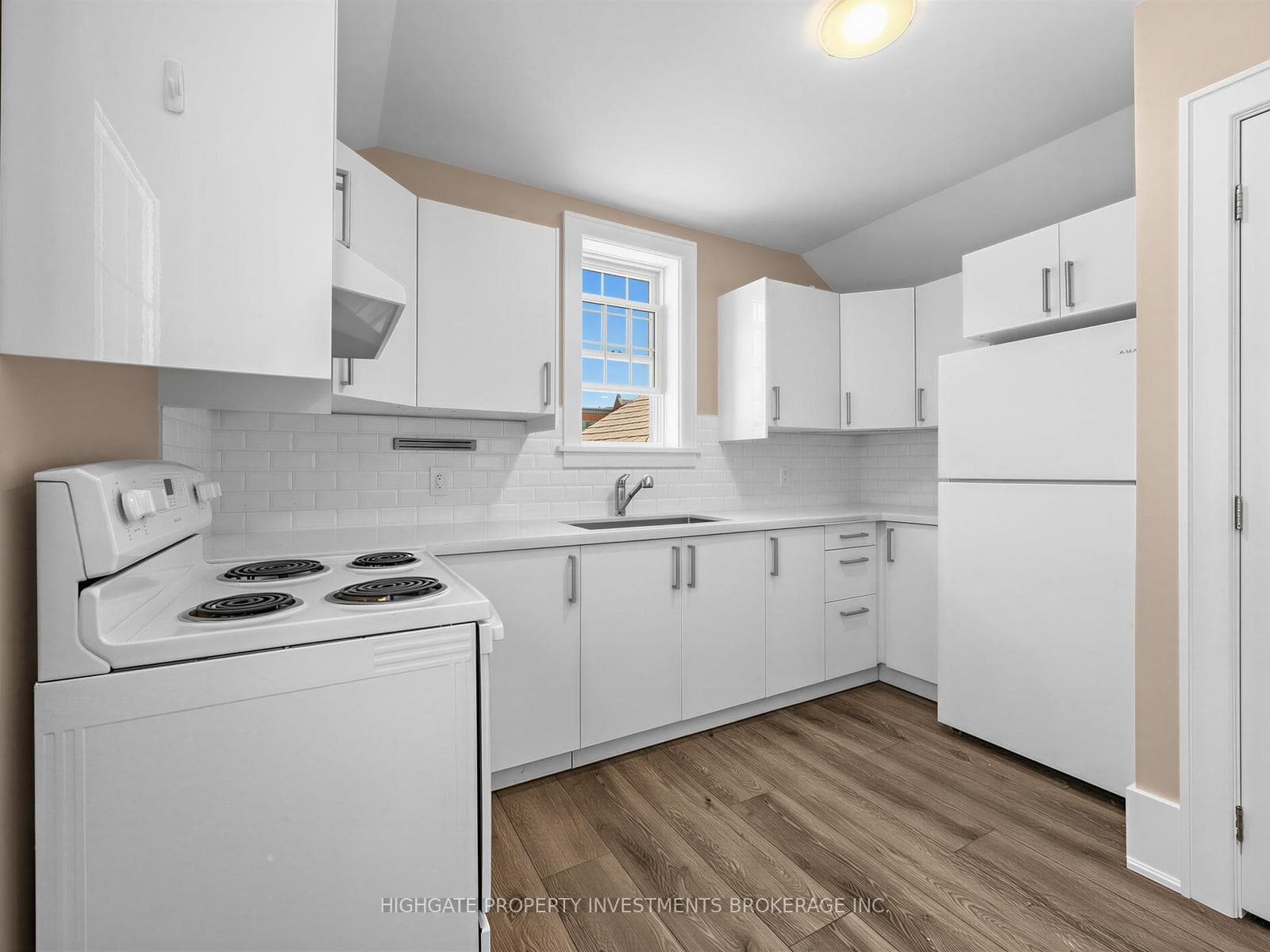 107 Kent Street Unit Upper photo 4