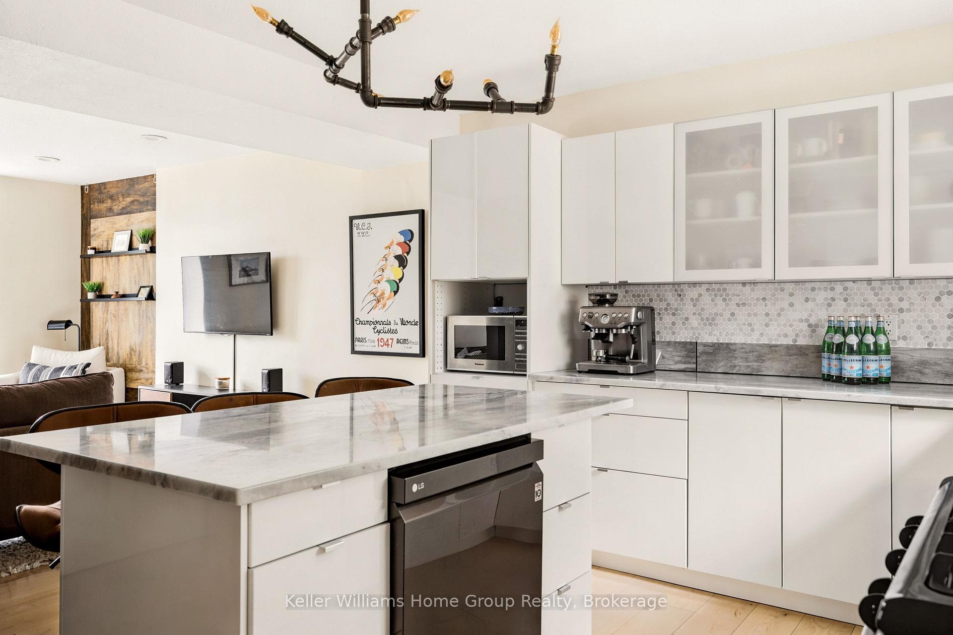 61 Essex Street photo 13