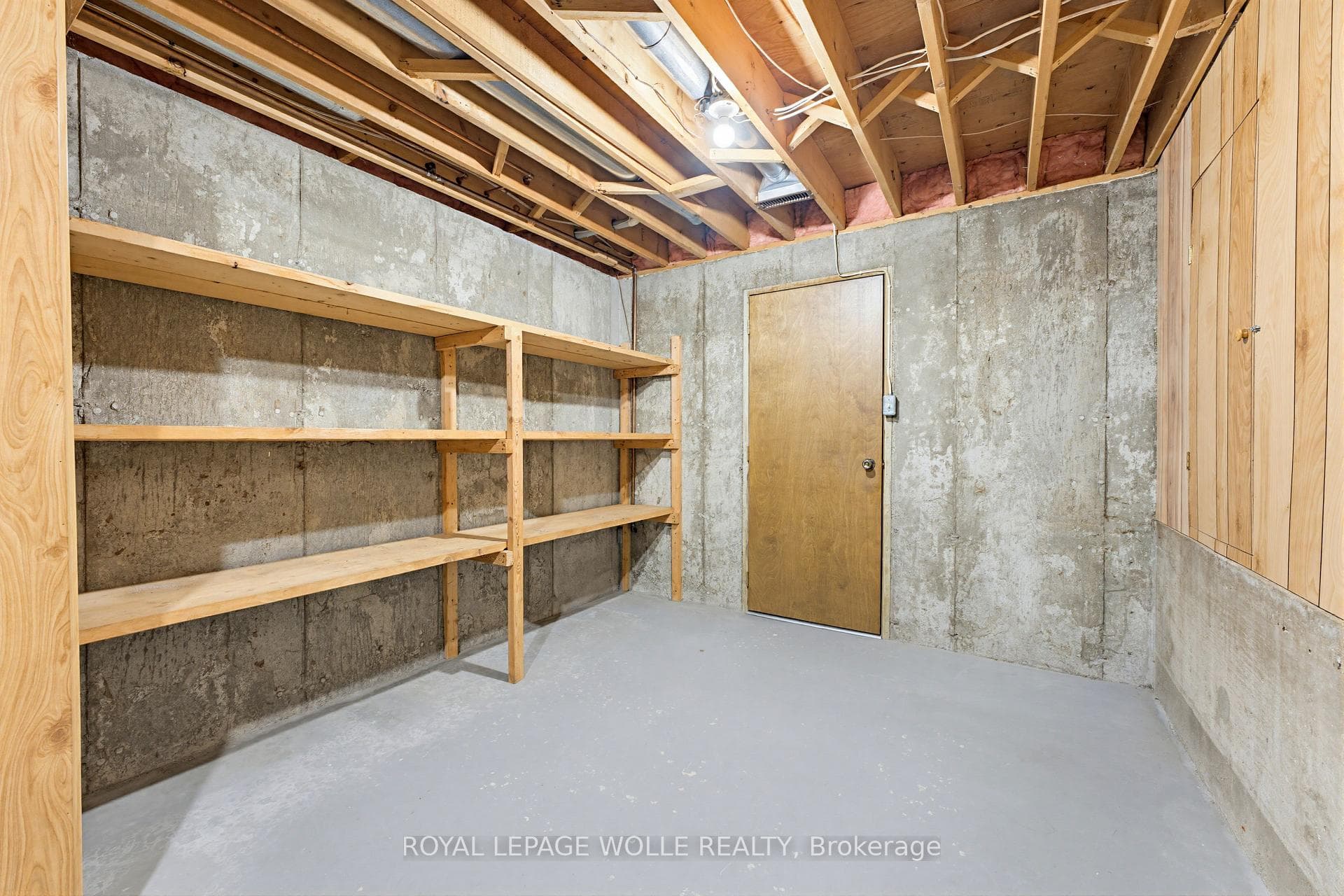 64 Hilltop Court photo 31
