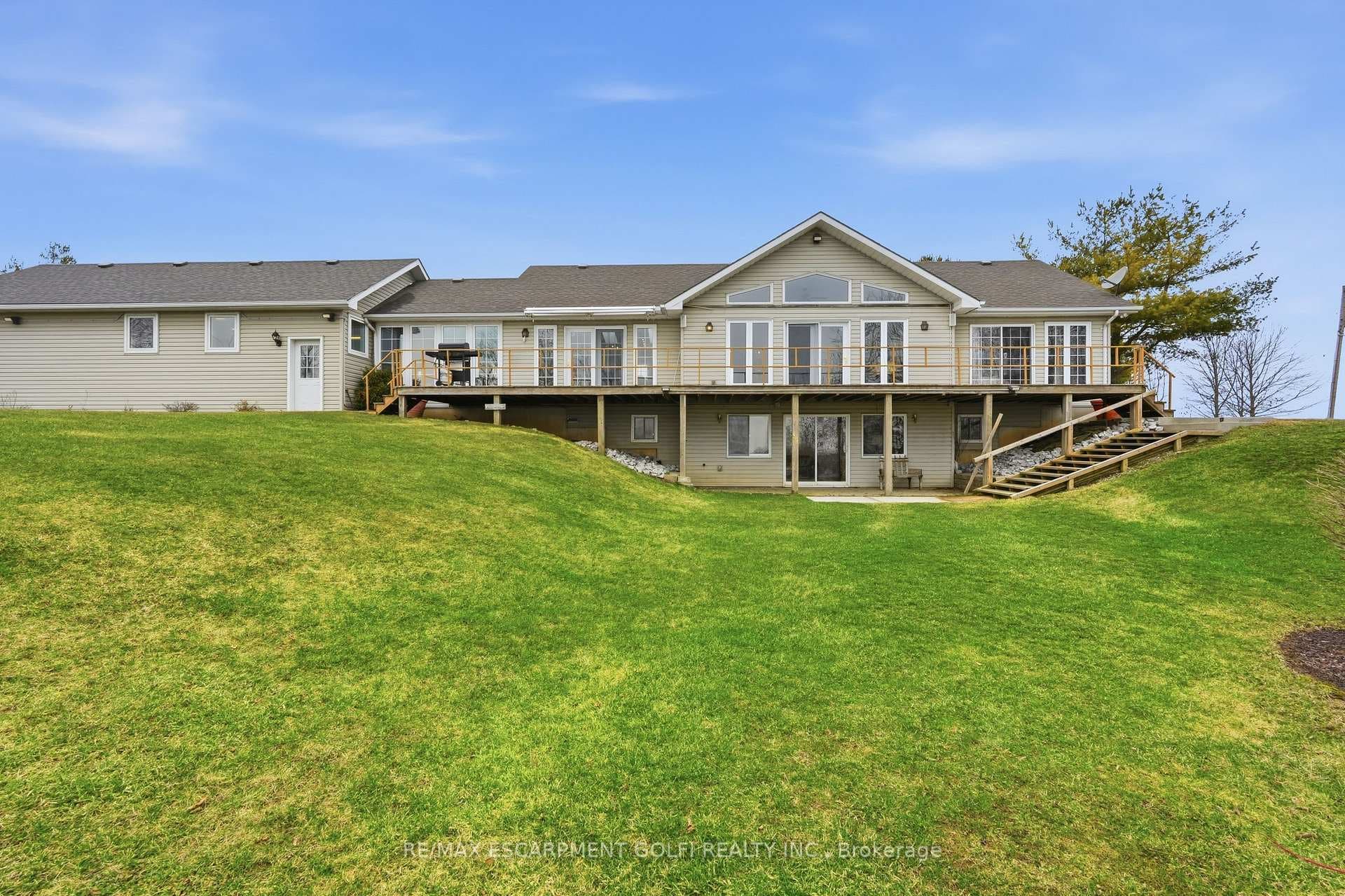 648 FRONT Road photo 33