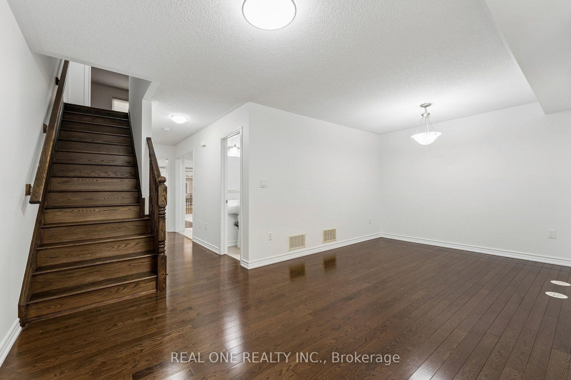 30 Henneberry Lane photo 18