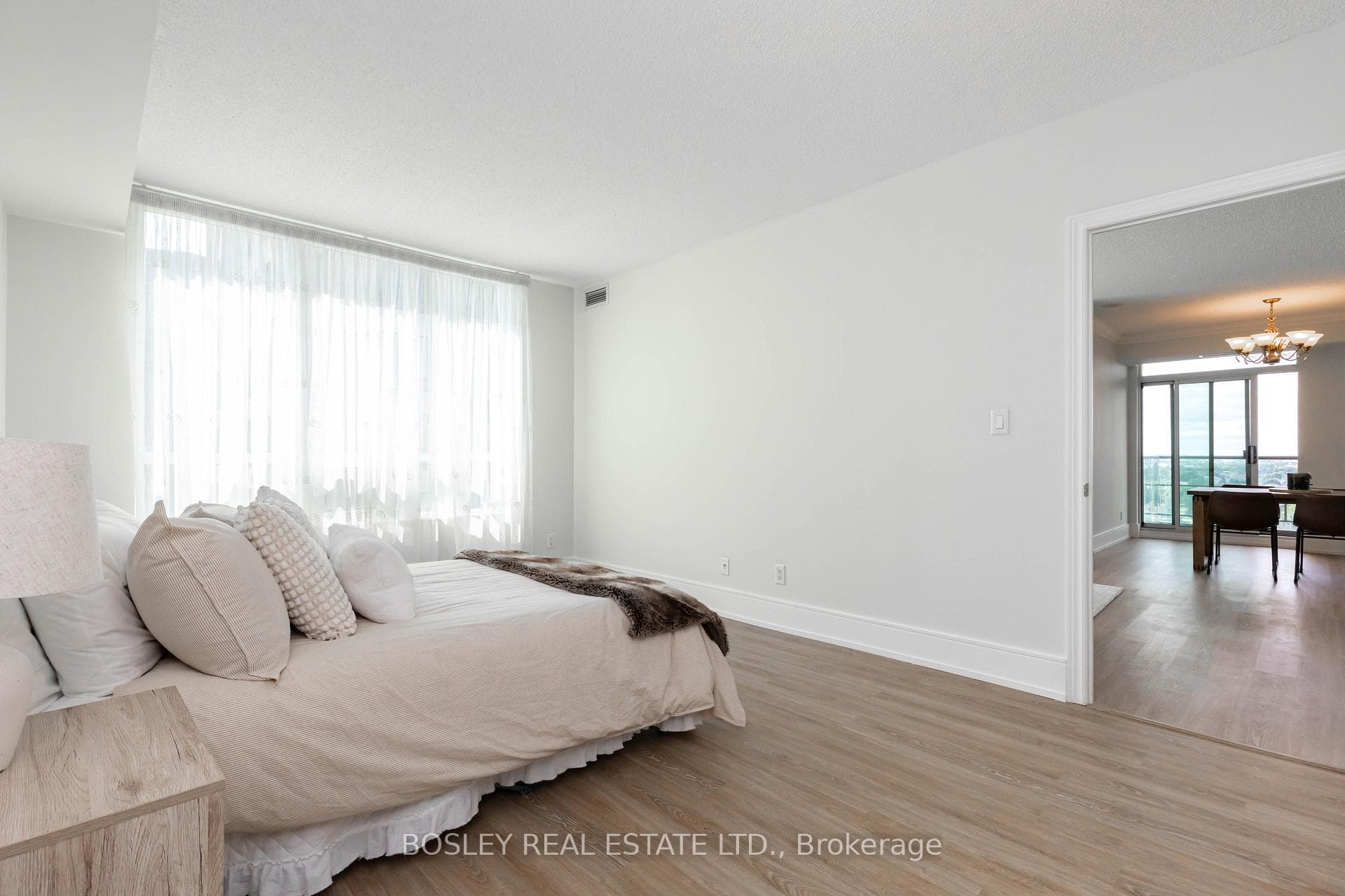 100 Promenade Circle Unit 1001 photo 22
