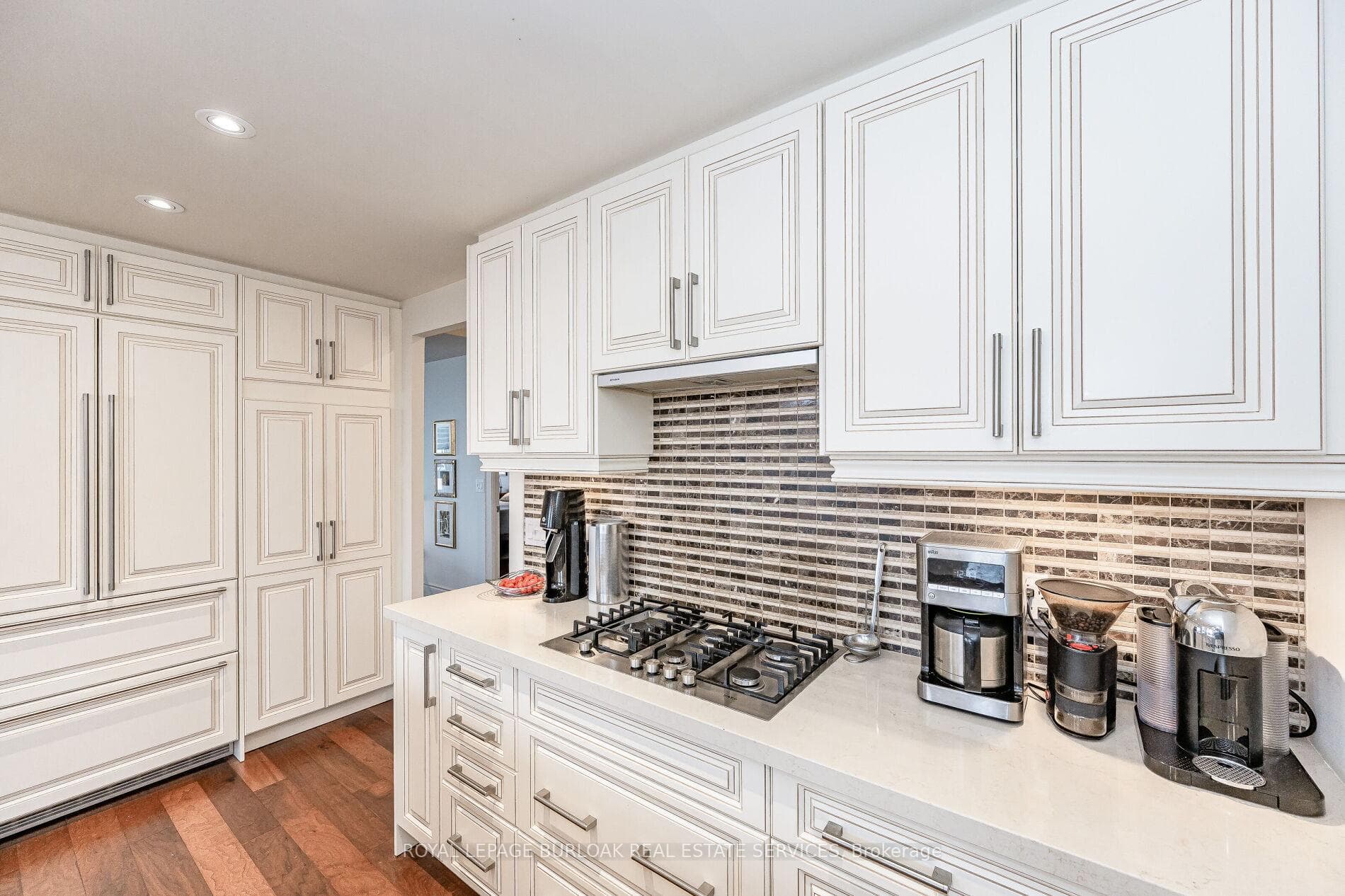 3500 Lakeshore Road Unit 503 photo 9