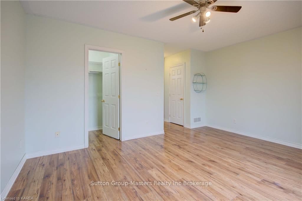 124 BRITANNIA Crescent photo 26