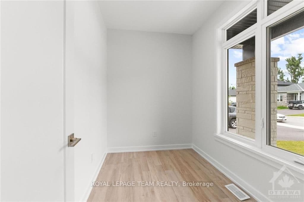 302 WOOD Avenue photo 4
