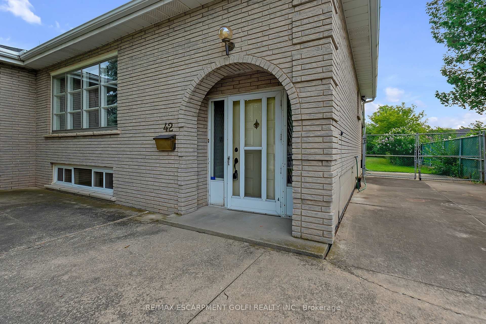 42 Deerhurst Road photo 3