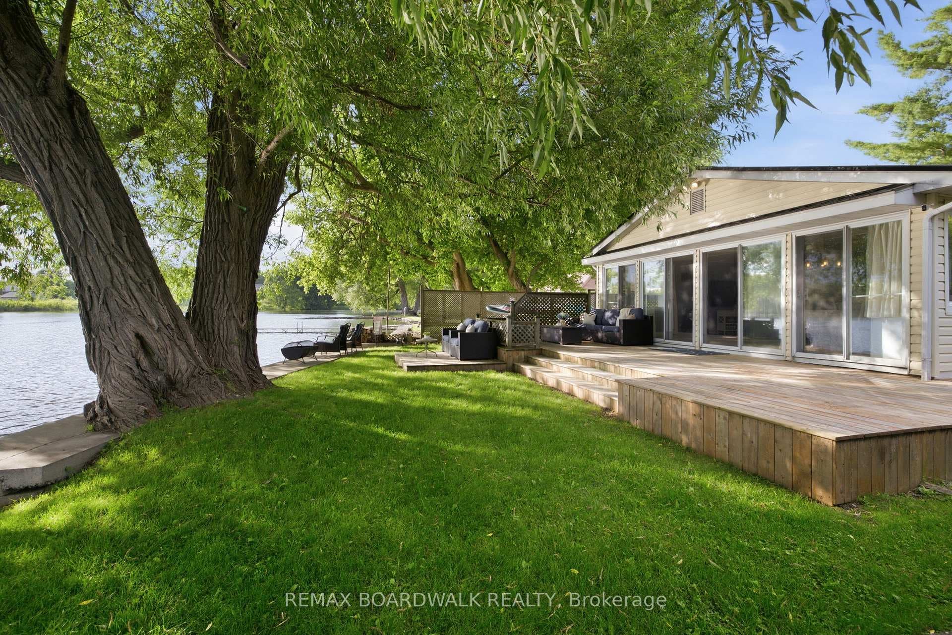 130 Bay Lane photo 2