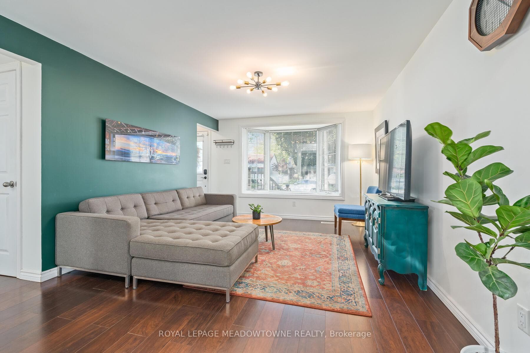 284 Ivon Avenue photo 6