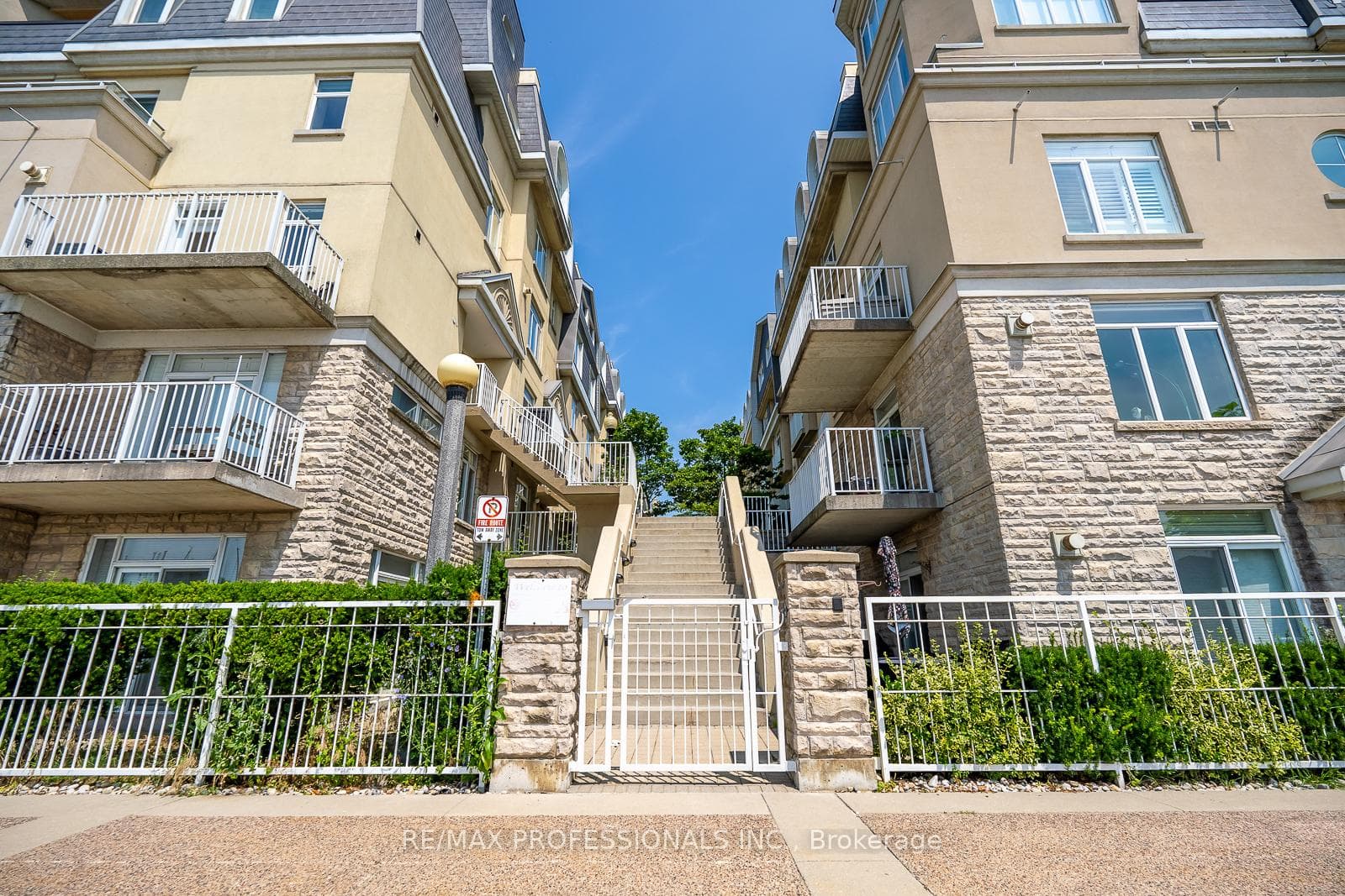 32 Stadium Road Unit 323 photo 32