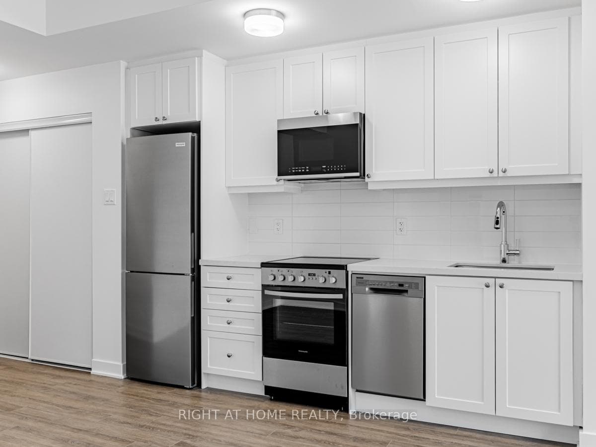 55 Clarington Boulevard Unit 401 photo 11