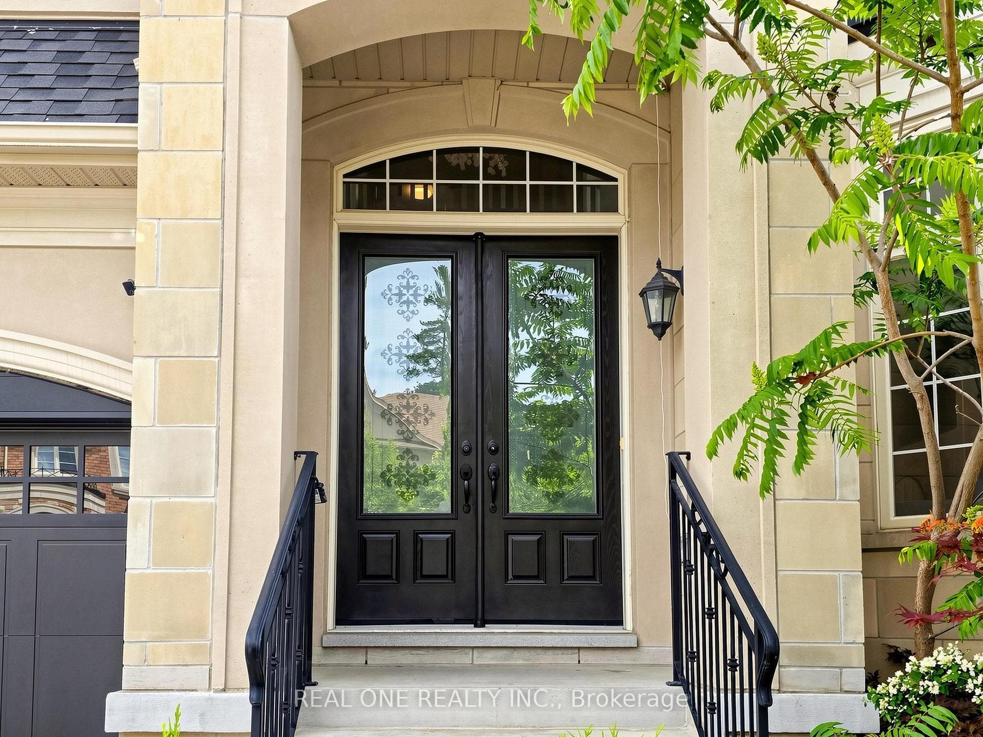 111 Headwind Boulevard photo 4