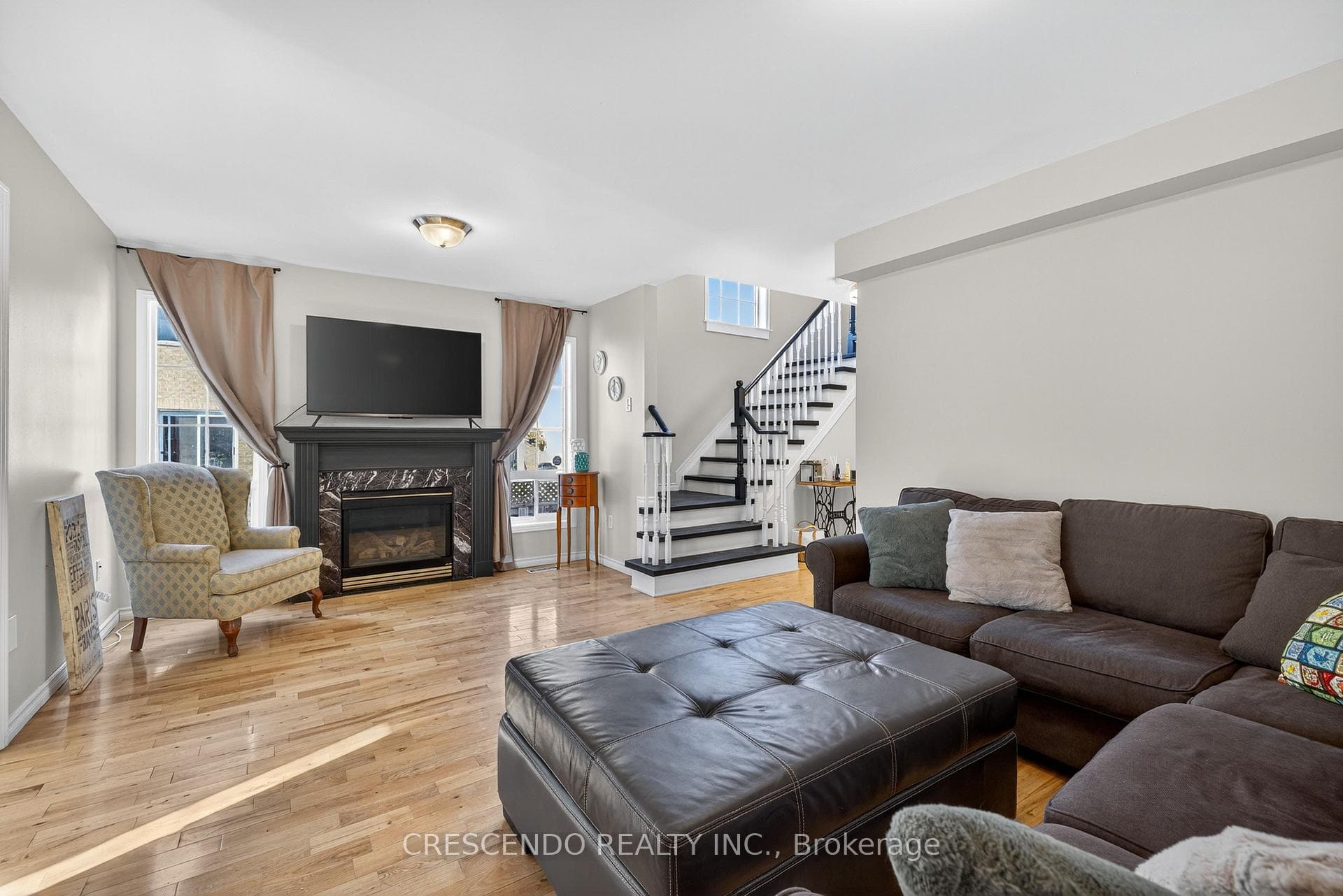 47 Frank Johnston Road photo 9
