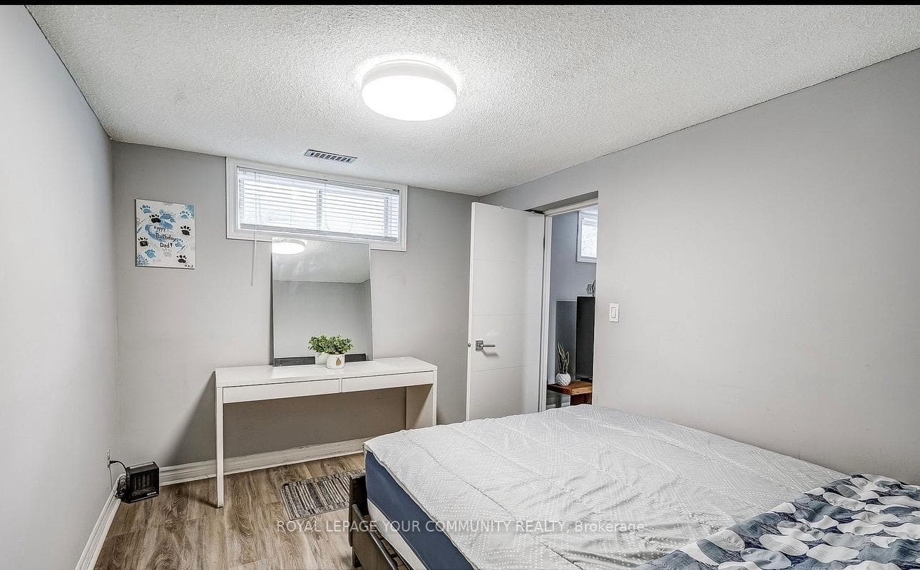 31 Shalom Crescent Unit BSMT photo 7