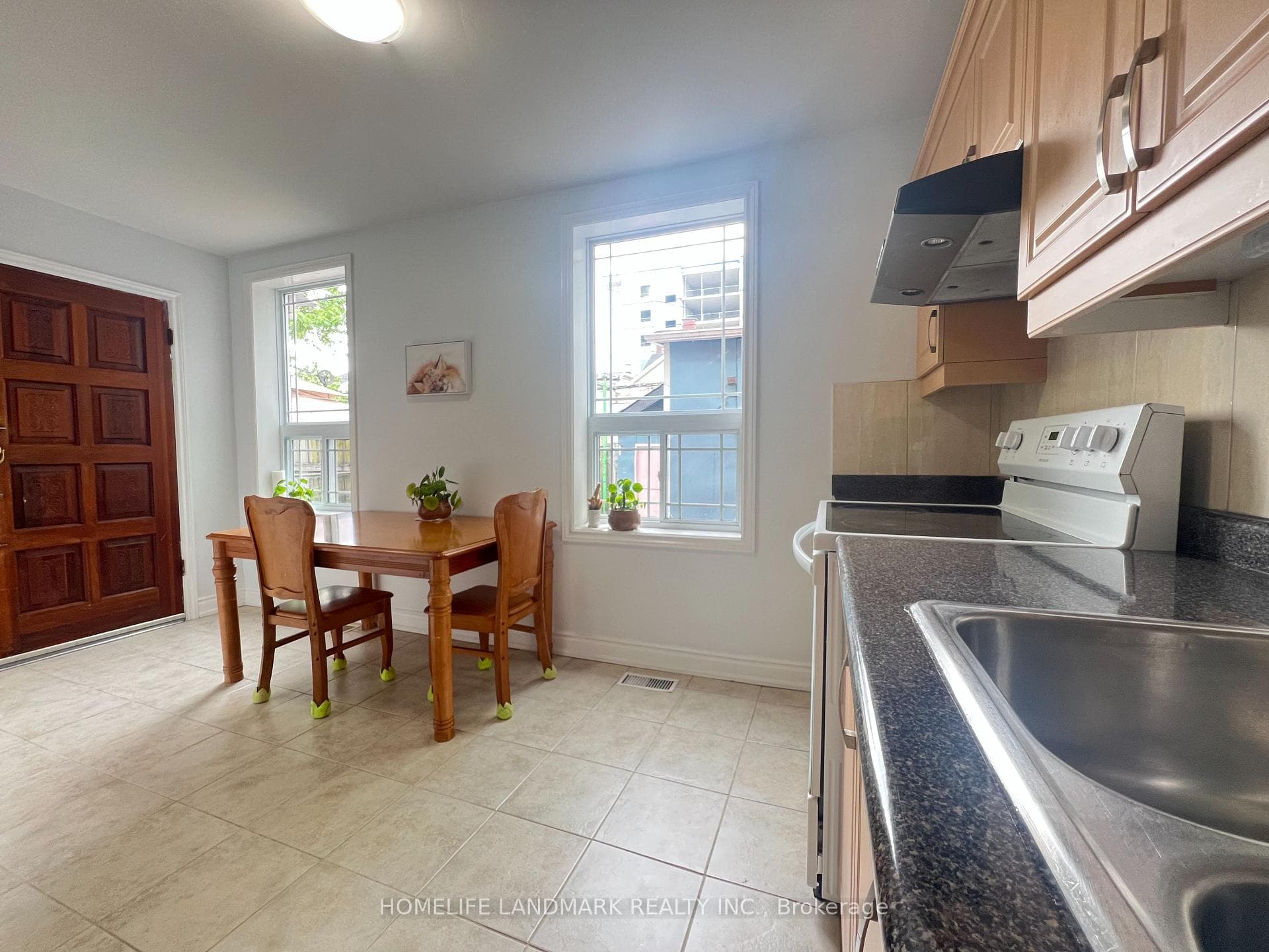 534 Saint Clarens Avenue photo 7