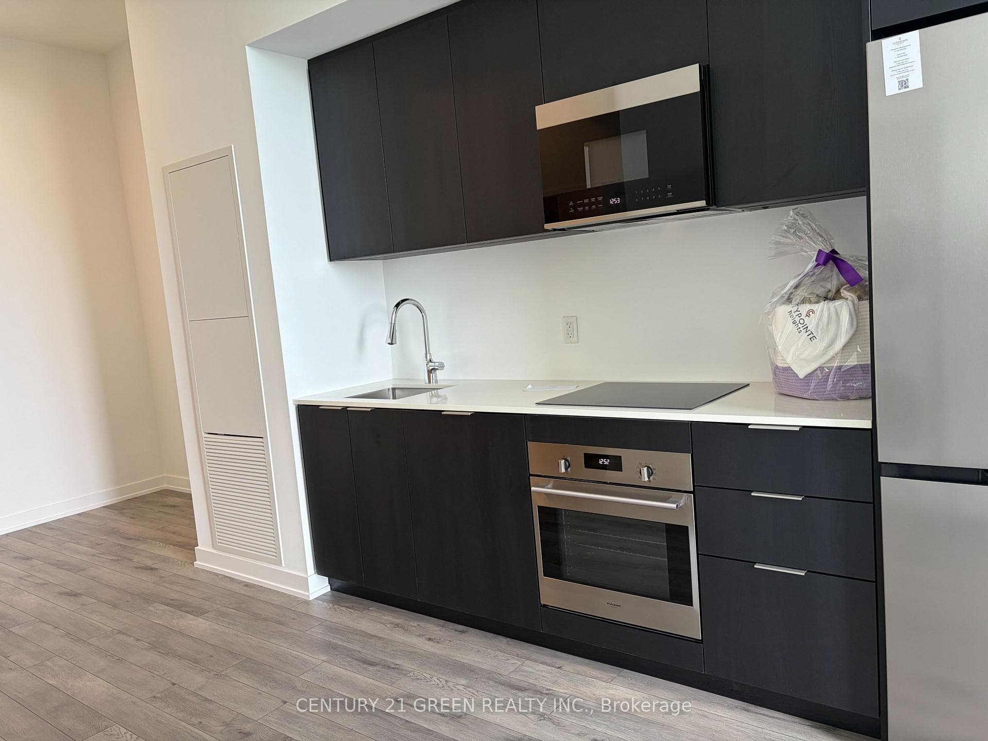 15 Skyridge Drive Unit 923 photo 14