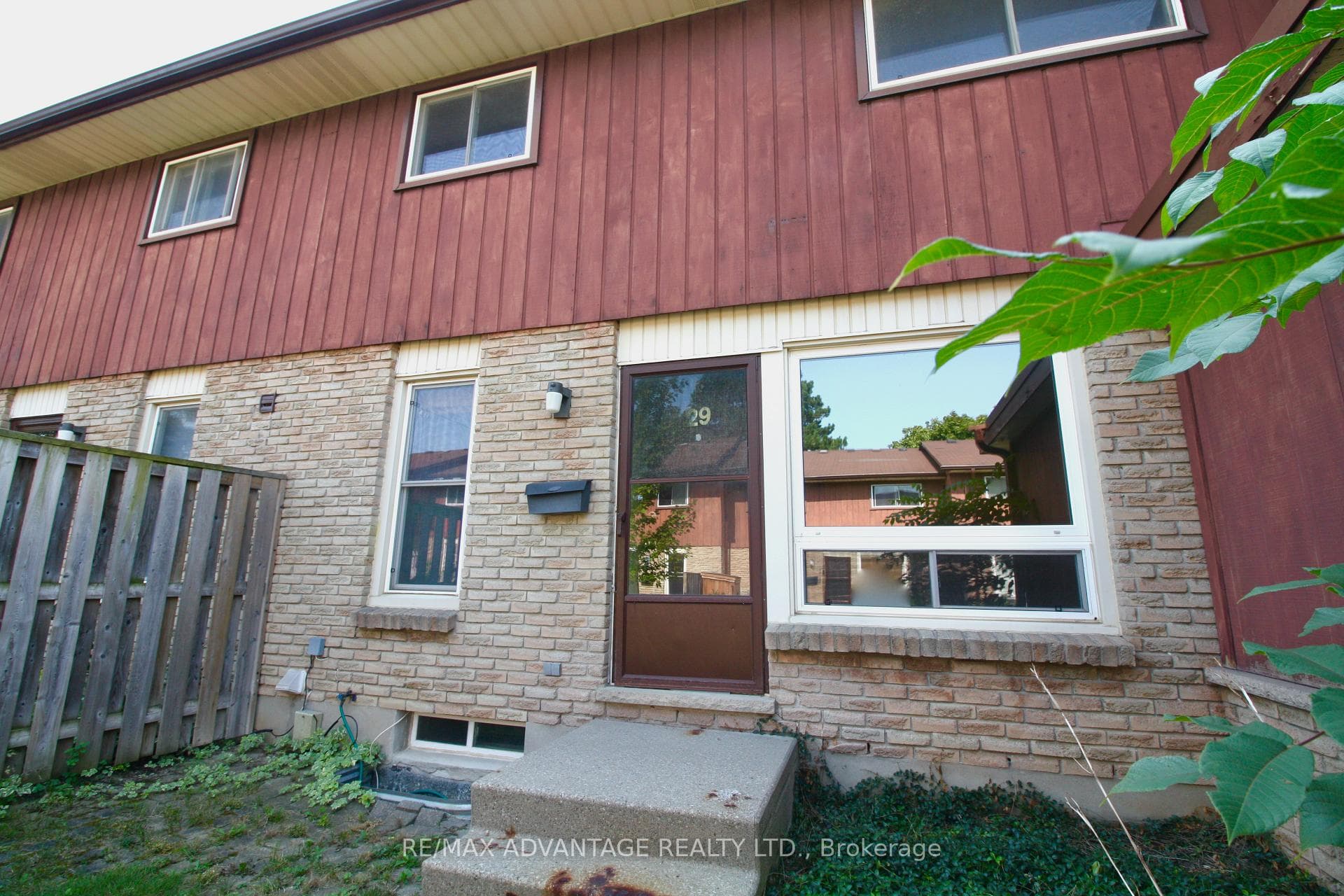 249 Cedarbrae Avenue Unit 29 photo 2