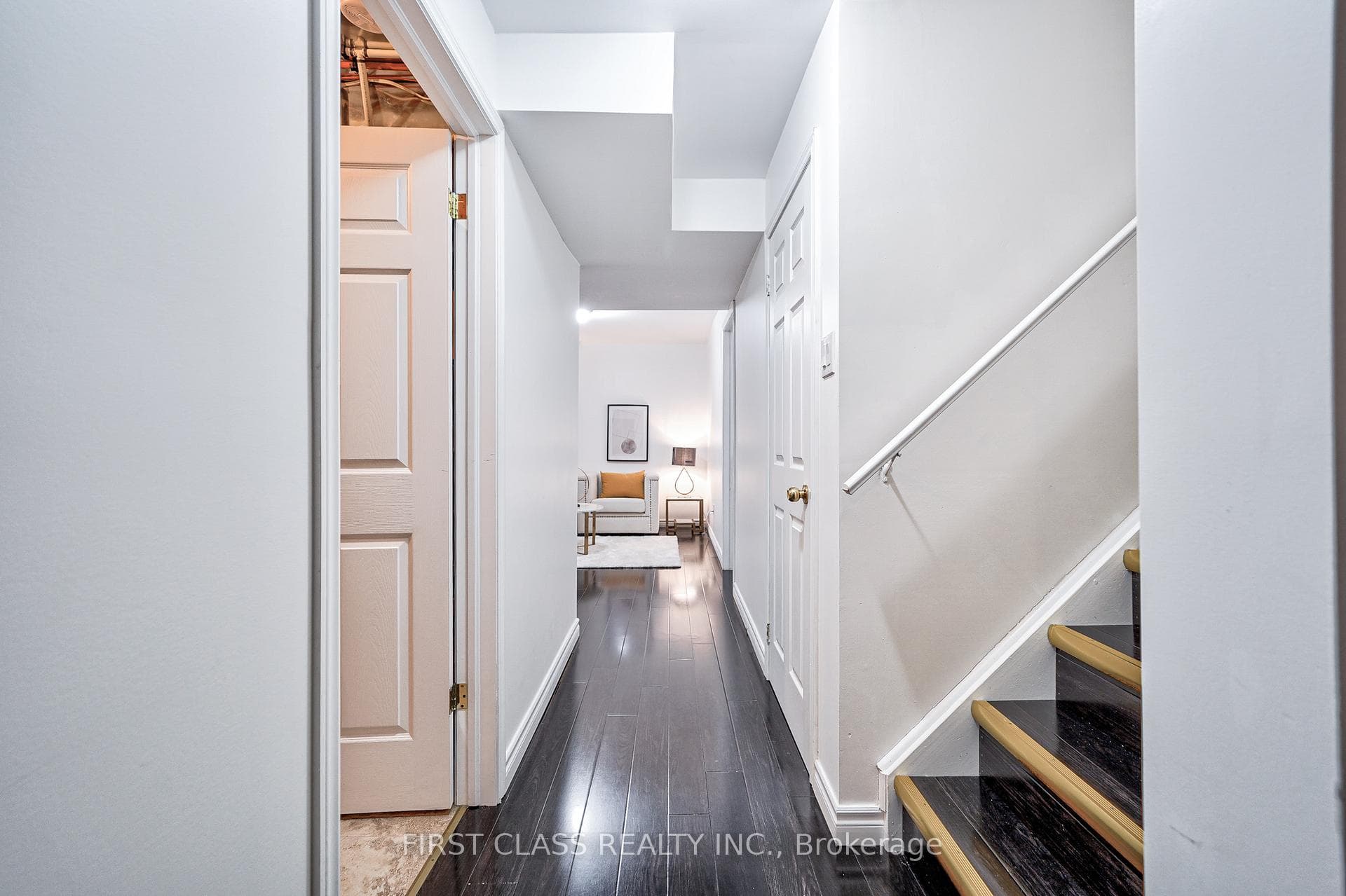 121 Maria Road photo 29