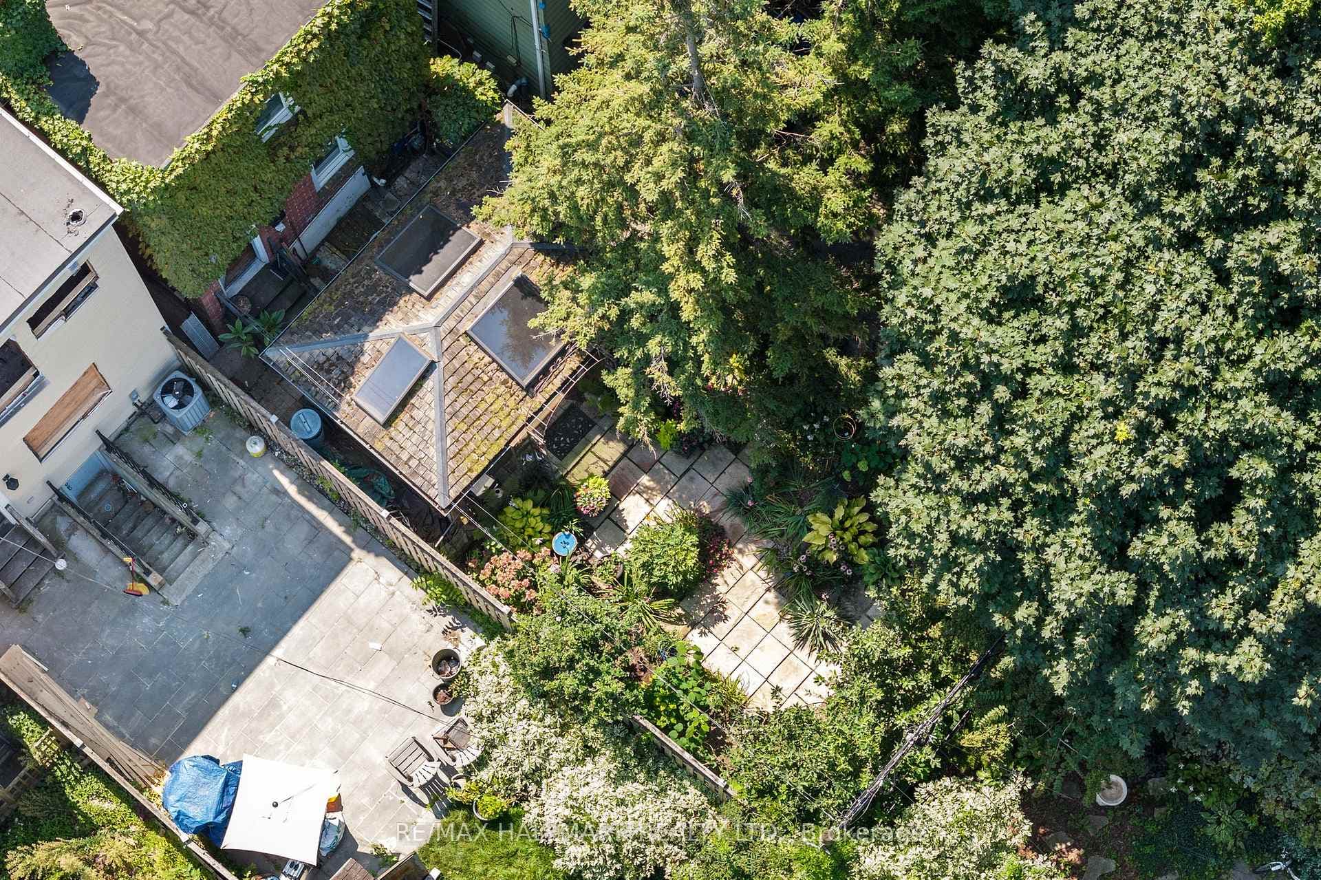 52 Sproat Avenue photo 35