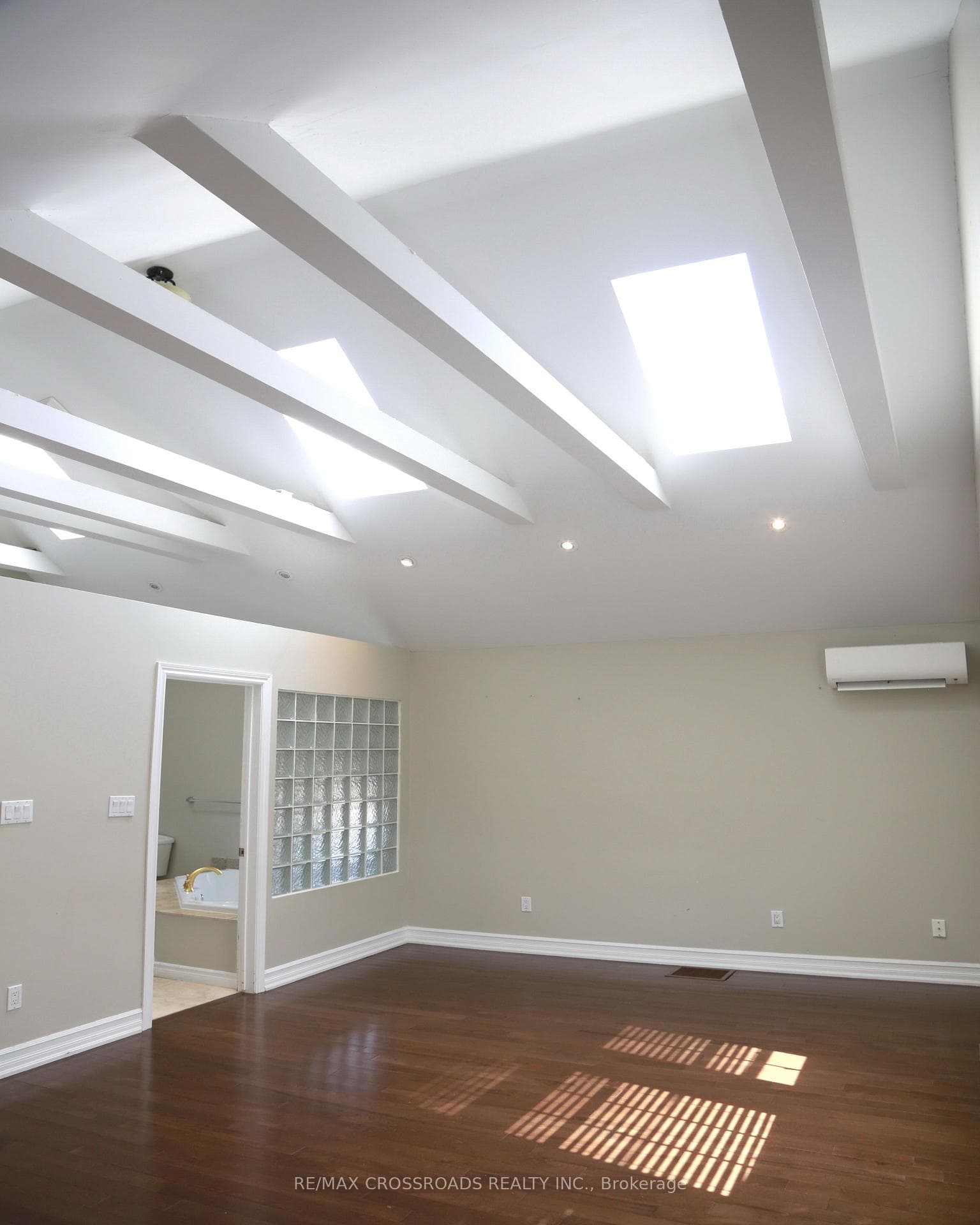 849 Inverhouse Drive photo 19
