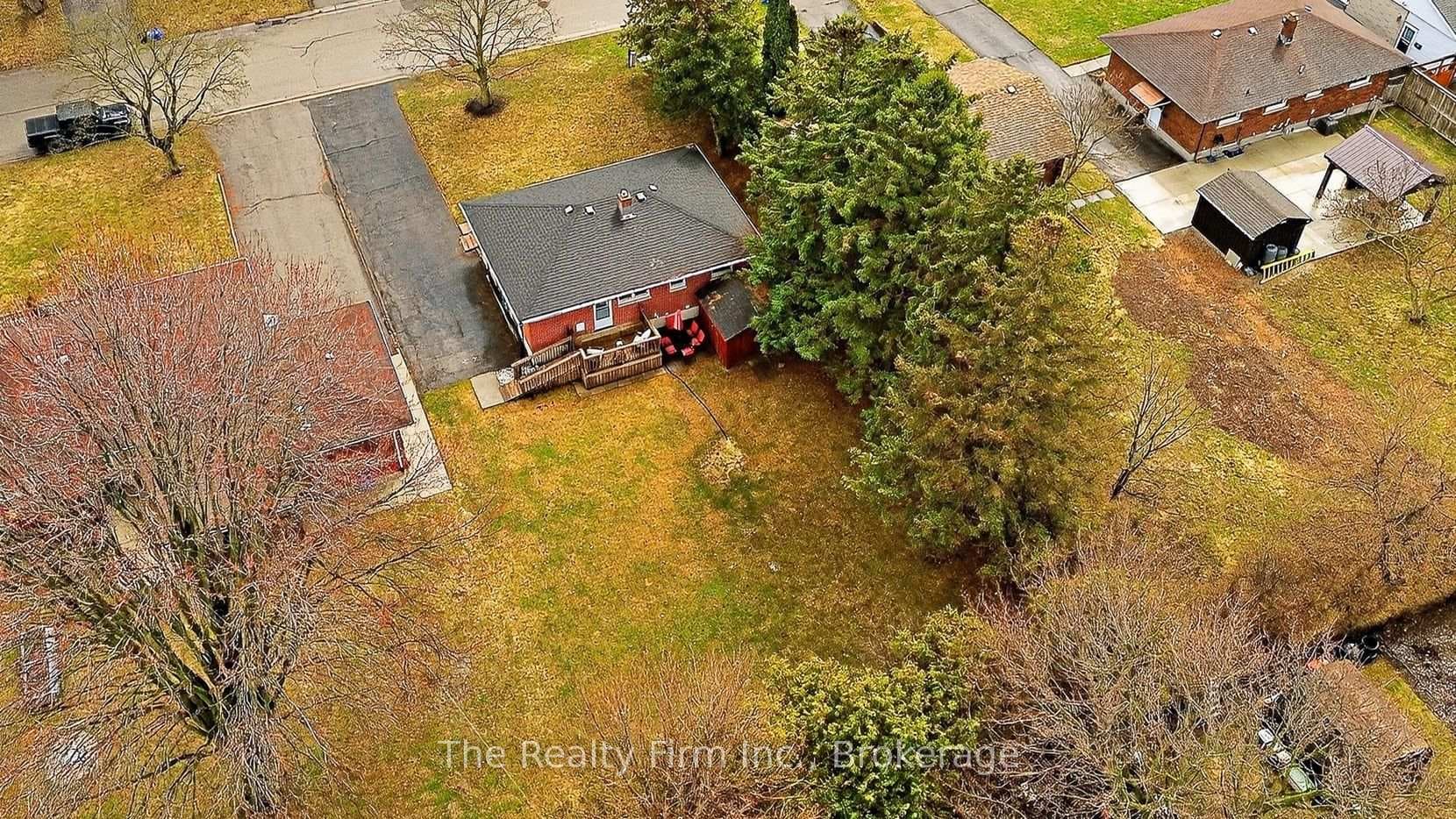10 Chisholm Drive photo 7