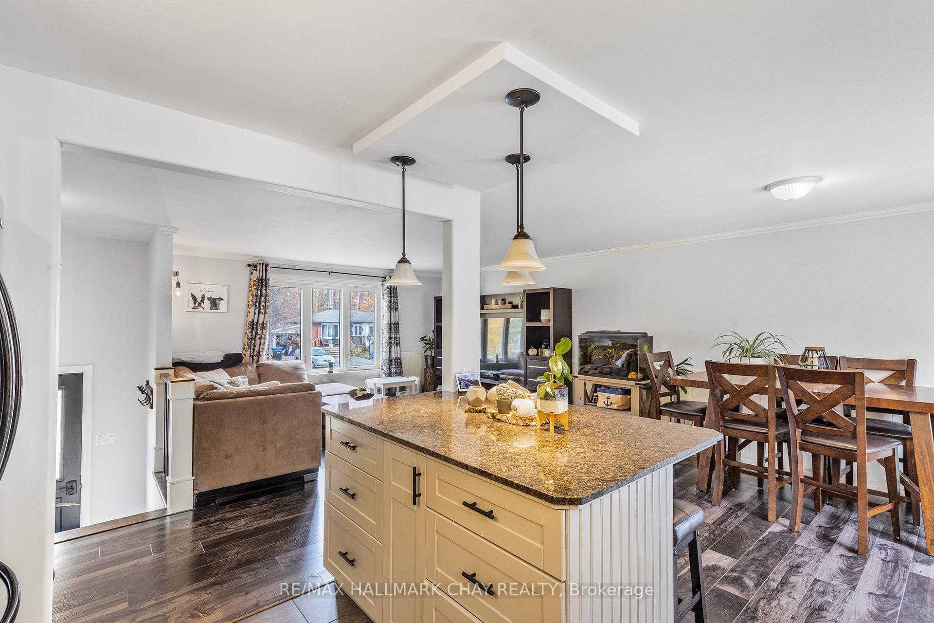 787 Birchwood Drive photo 8
