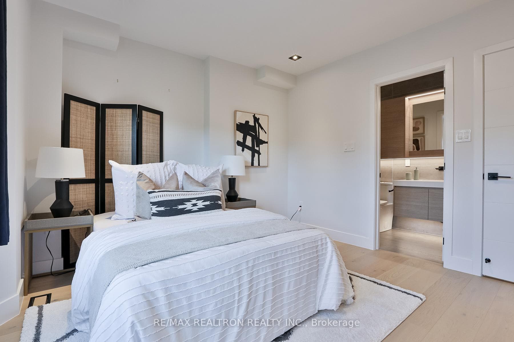 40 Salisbury Avenue photo 19