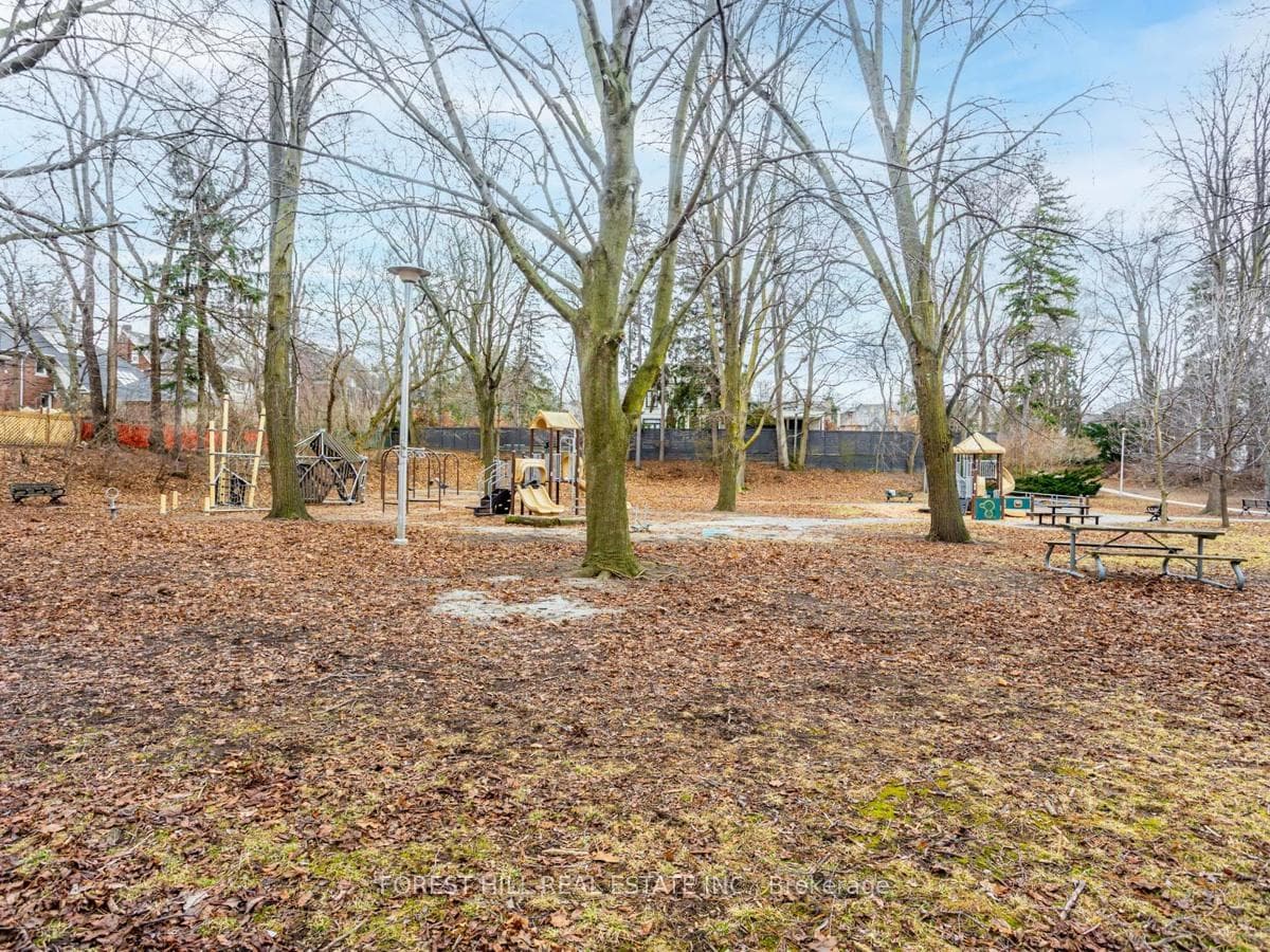 772 Avenue Road photo 15