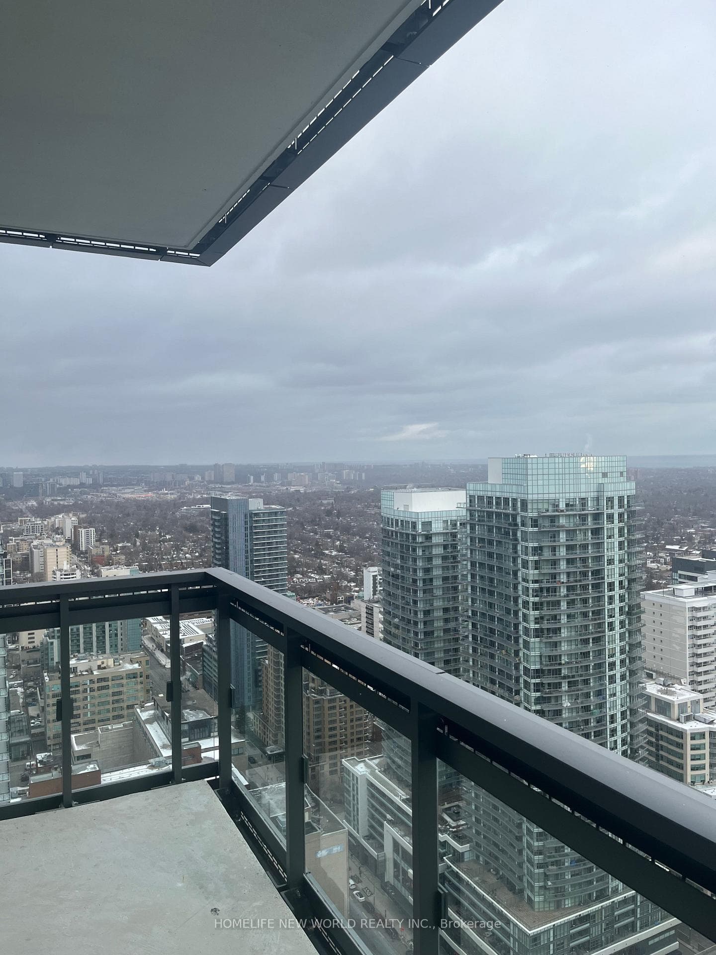 39 Roehampton Avenue Unit 3804 photo 2