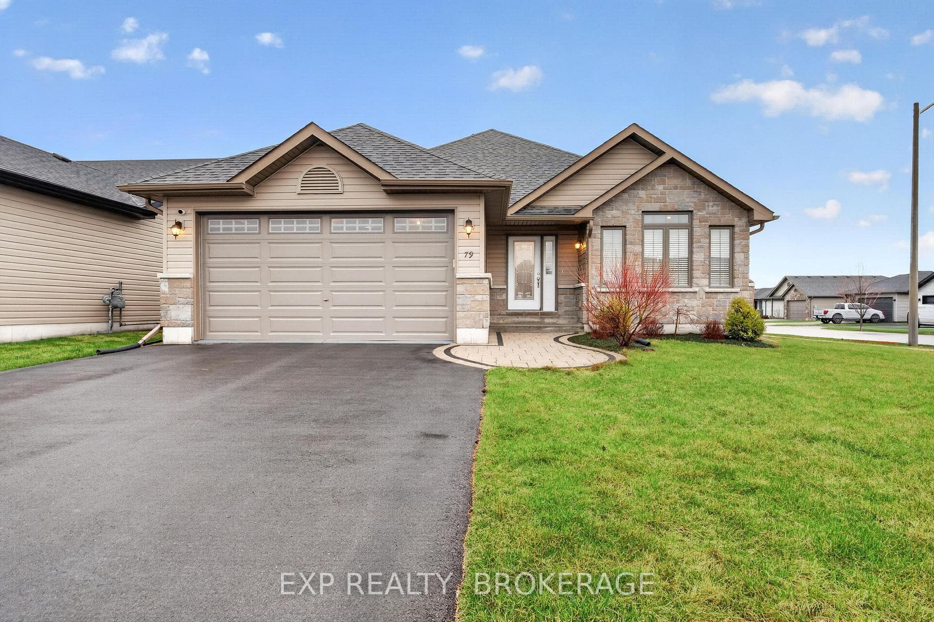 79 DEACON Place photo 1
