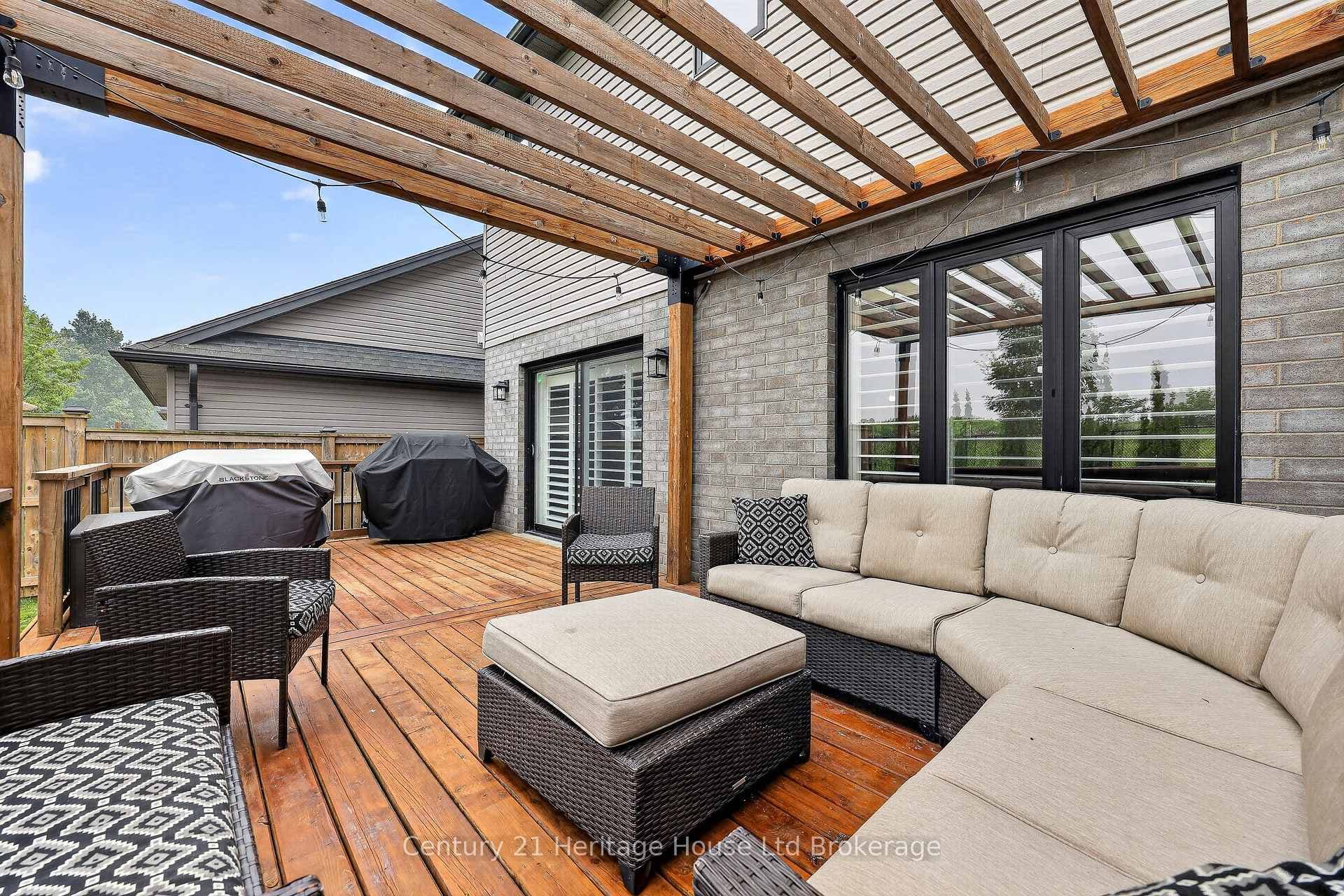1048 Alberni Road photo 32
