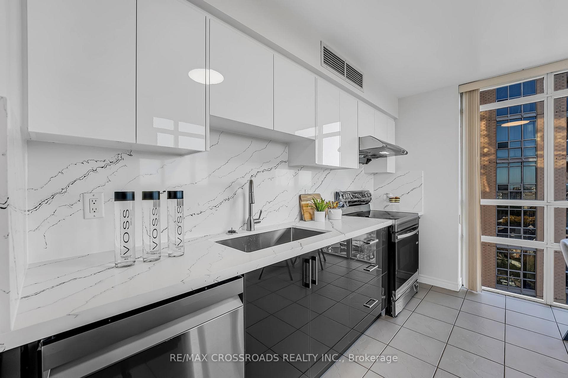 8 Mondeo Drive Unit 1307 photo 14
