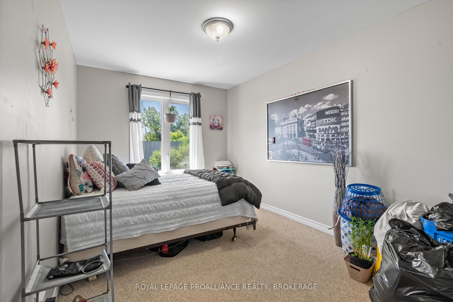 908 Swanfield Street photo 21