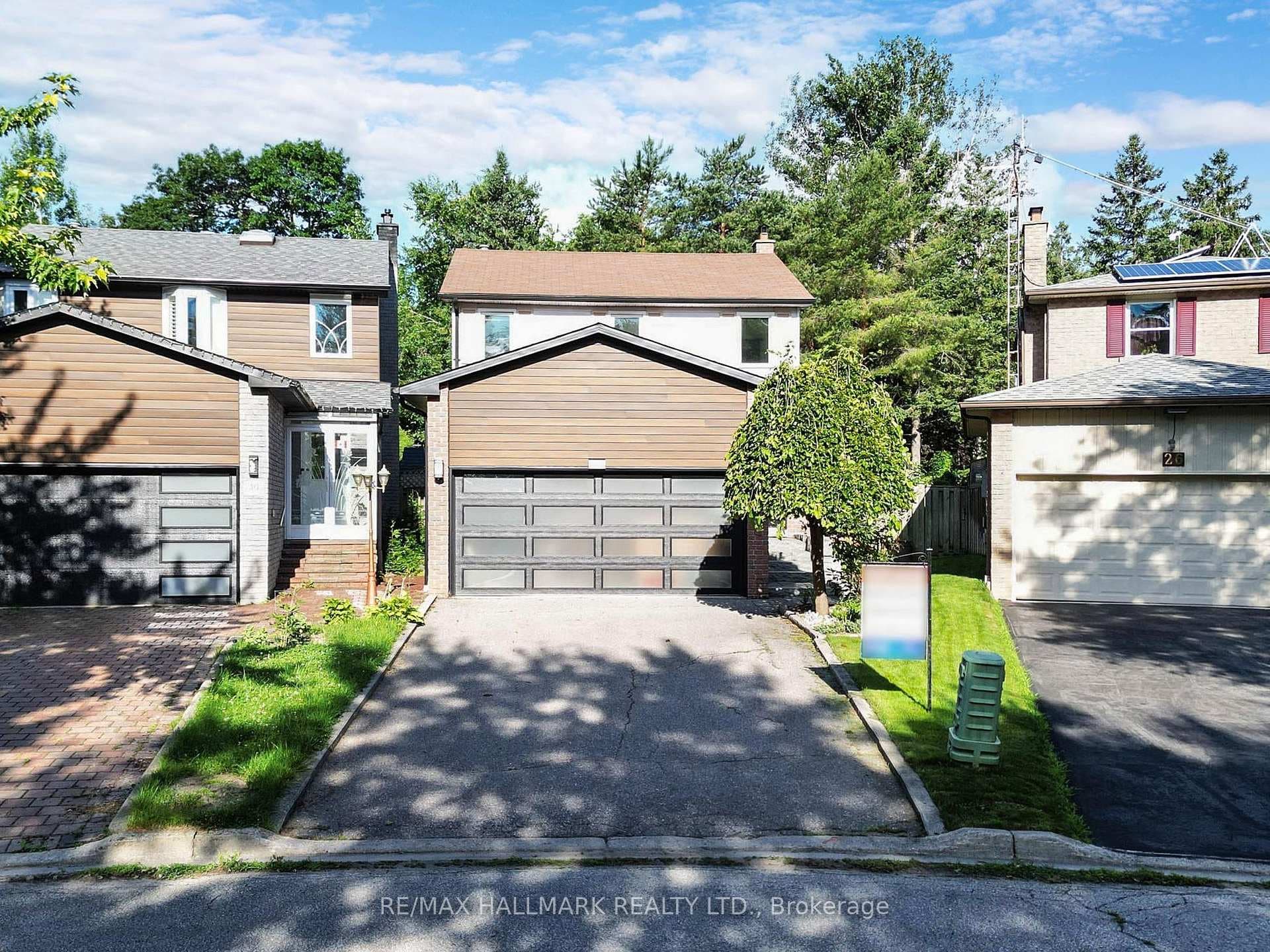 28 Bishop Crescent photo 3