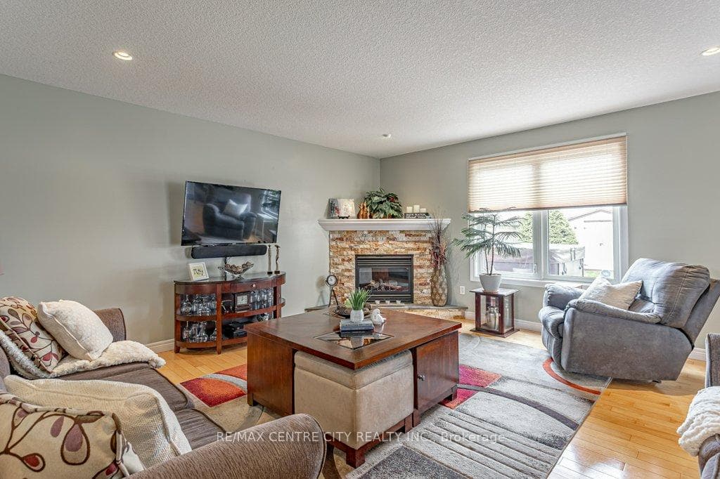 45 Riverbank Drive photo 13