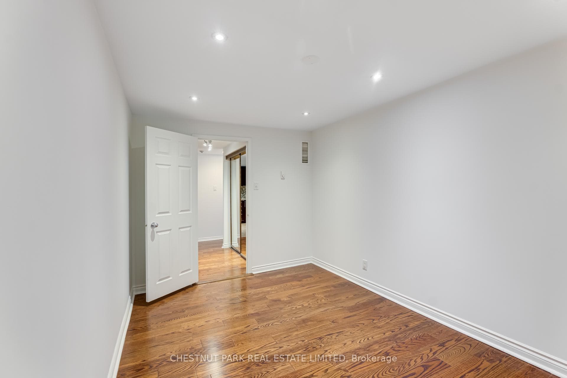 99 Harbour Square Unit 501 photo 15