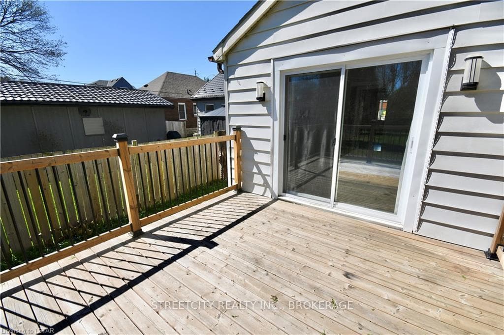 516 HIGHBURY Avenue photo 38