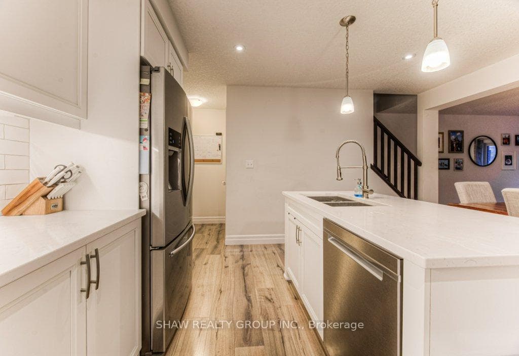 104 Hollybrook Trail photo 13