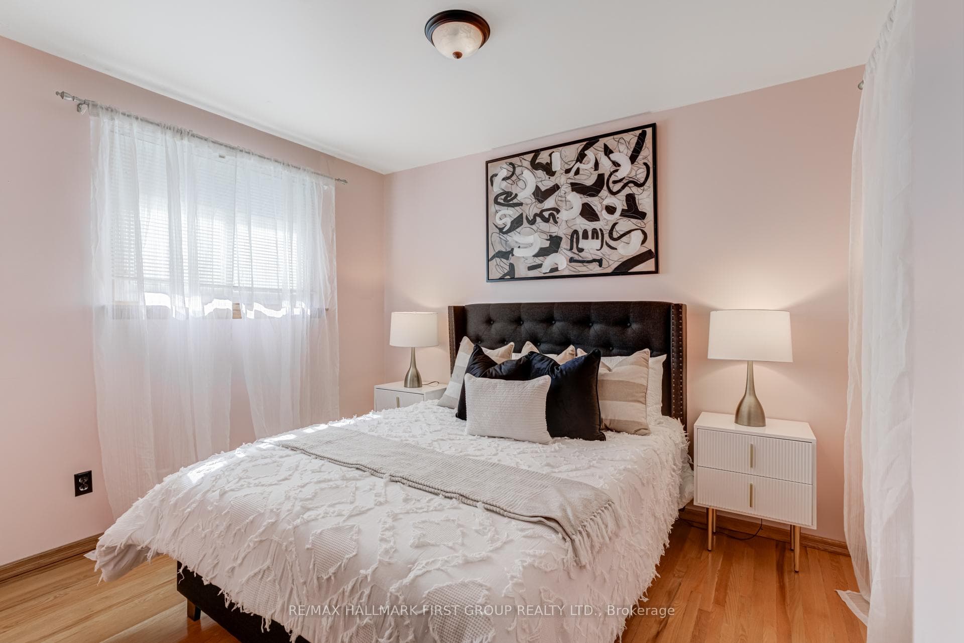 215 Guelph Street photo 15