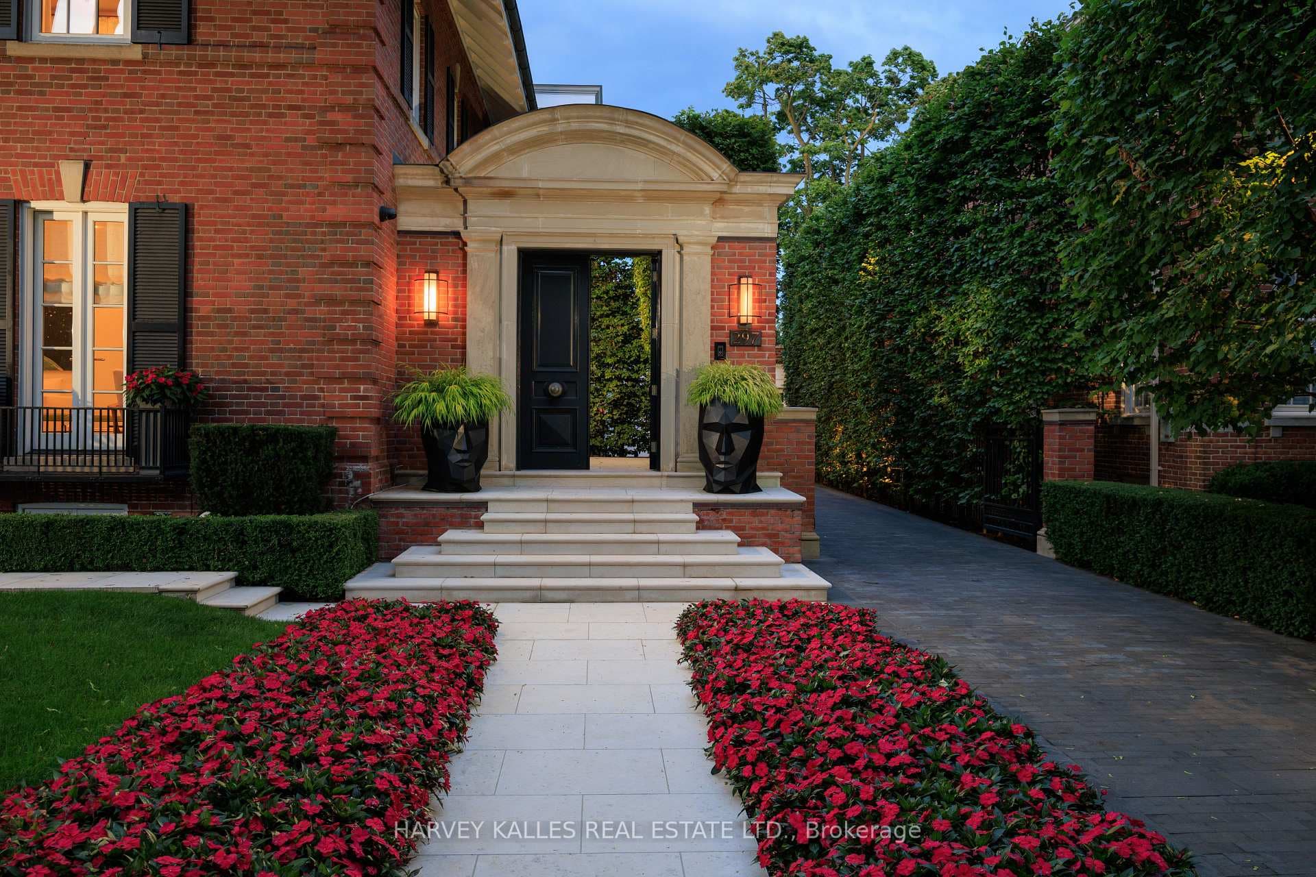 297 Russell Hill Road photo 2