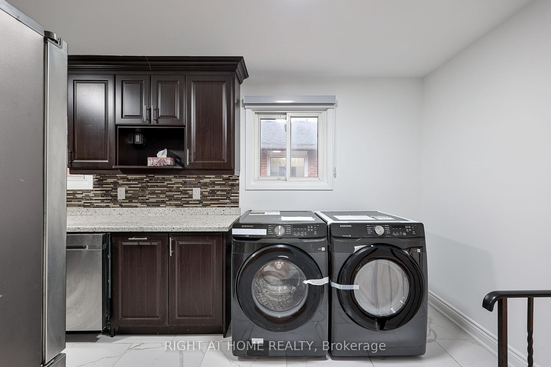 3783 Keenan Crescent Unit Upper photo 8