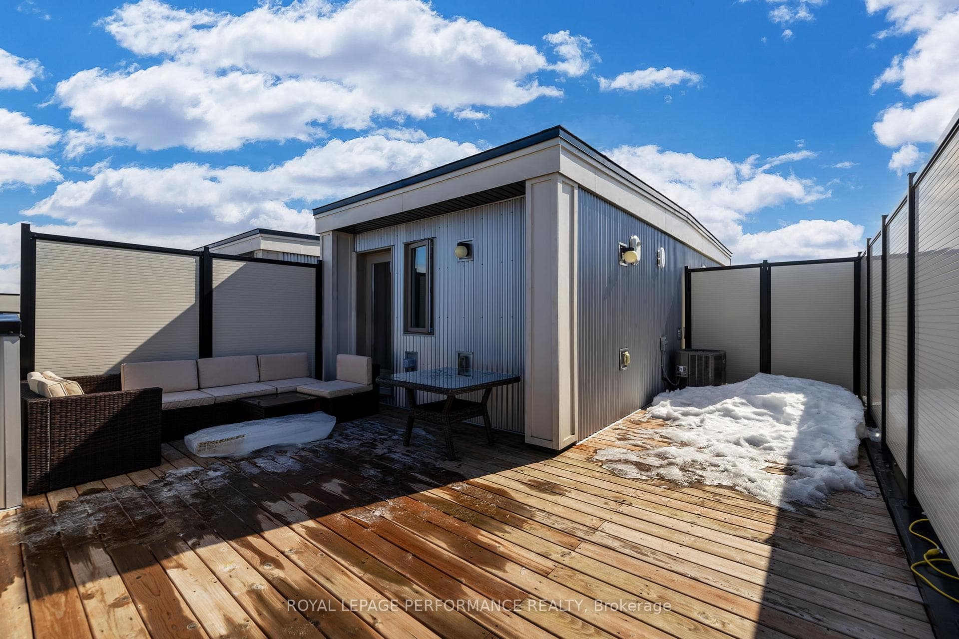 818 Mikinak Road photo 27