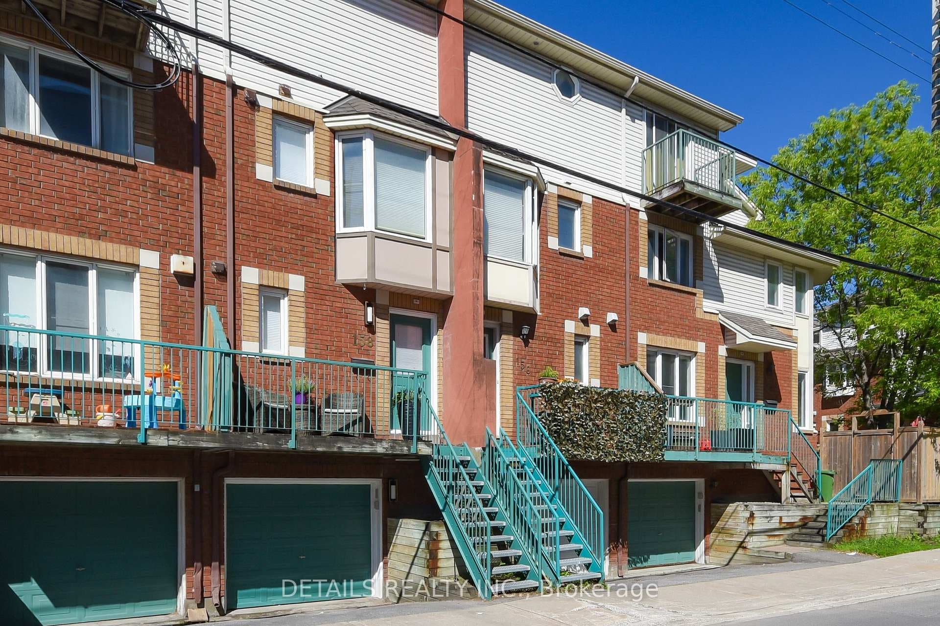 158 Forward Avenue photo 3