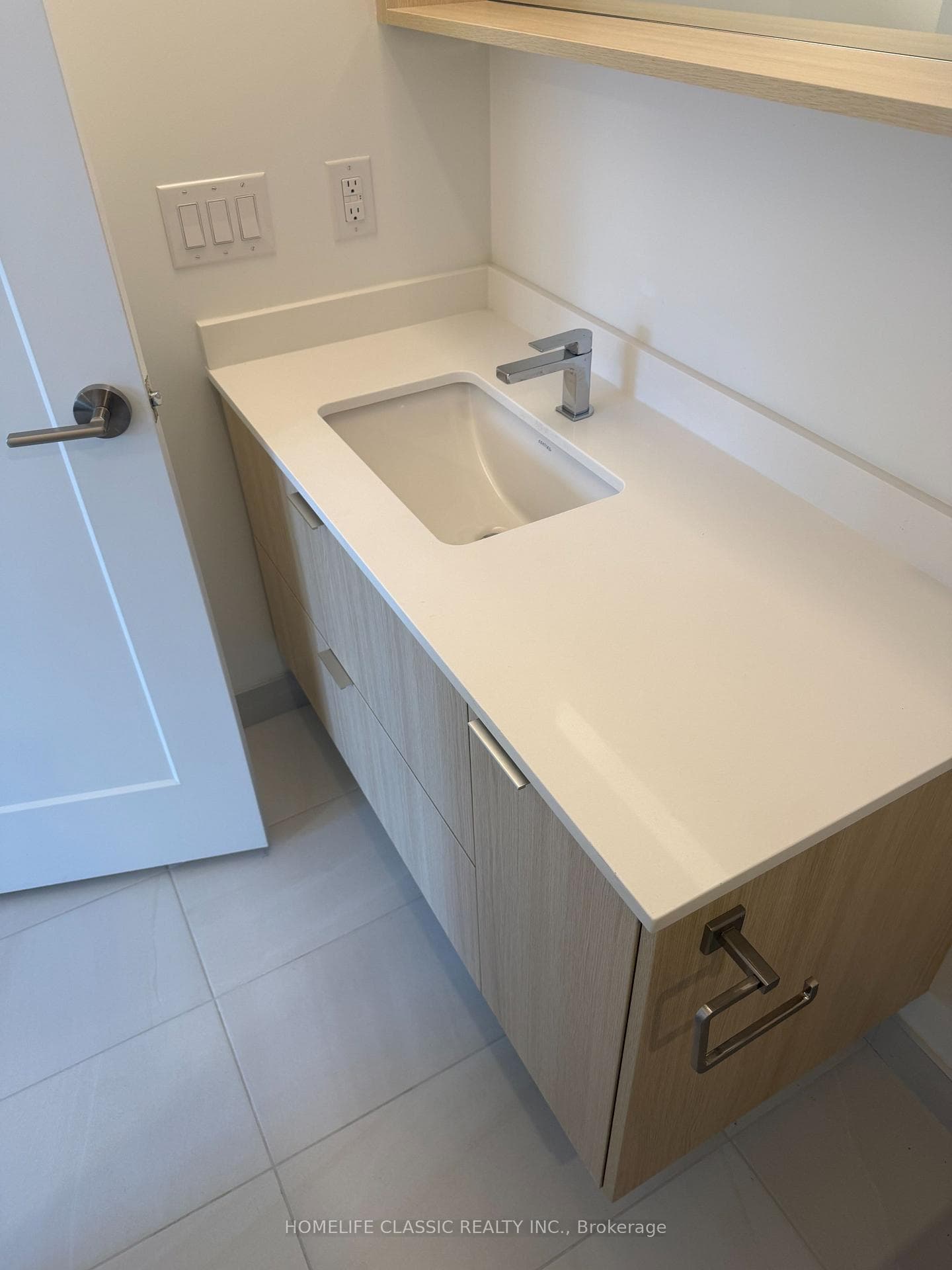 5105 Hurontario Street Unit 106 photo 13
