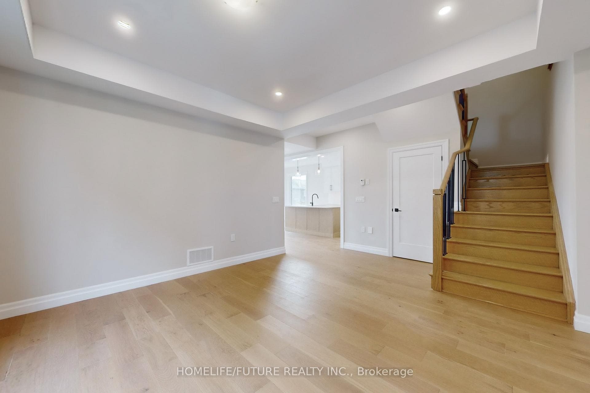 229 O'Neil Street photo 6