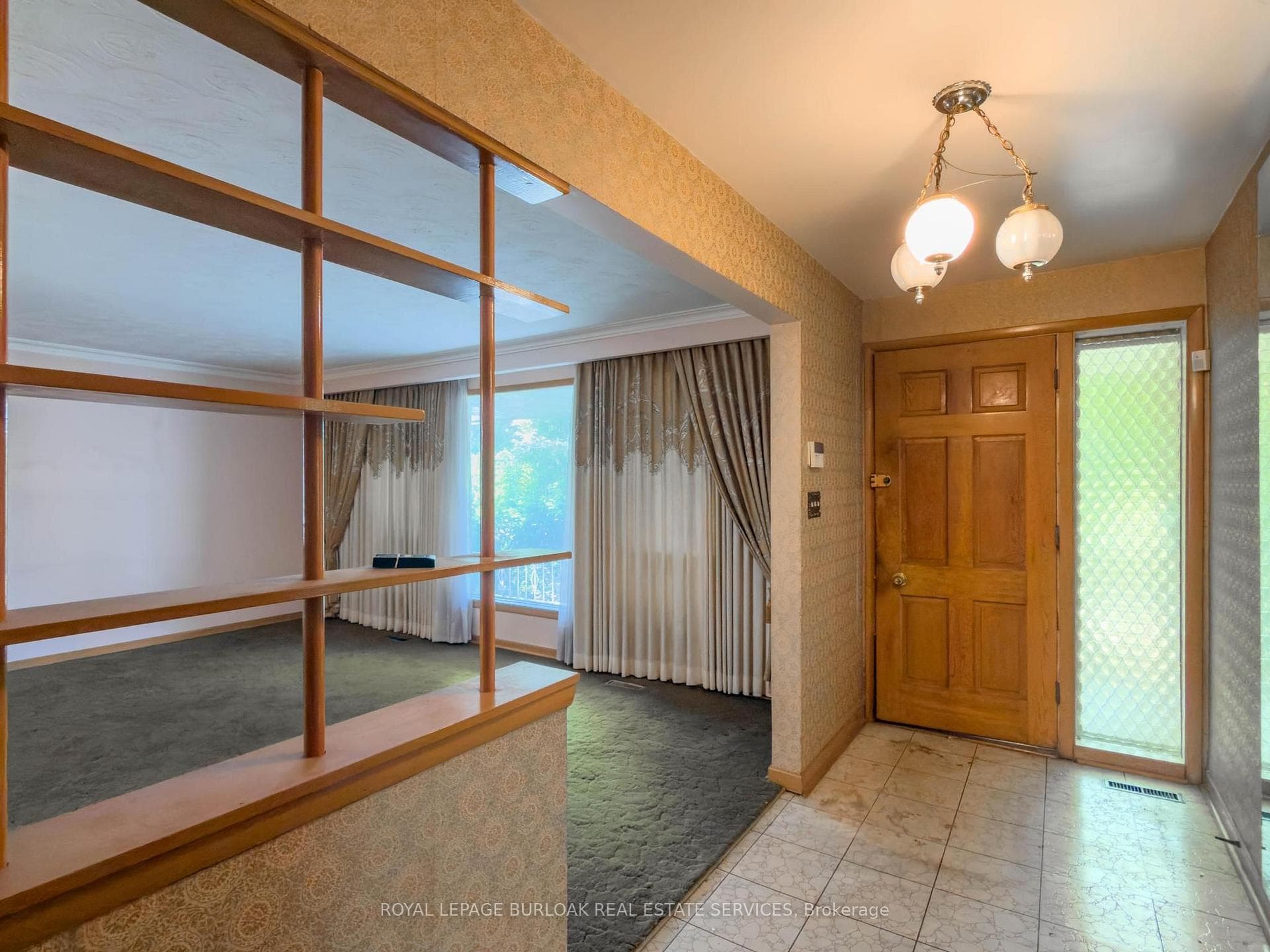 3577 Bluestream Crescent photo 9
